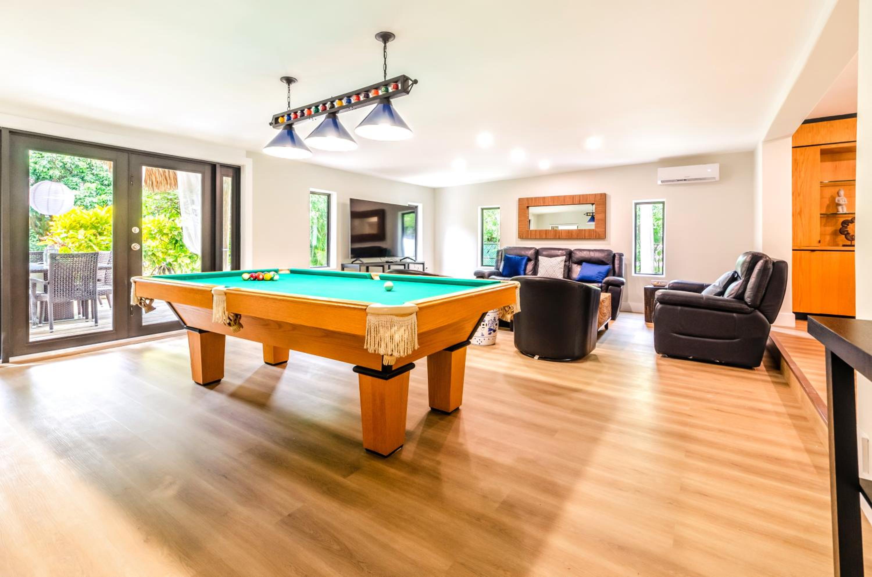 Four-Bedroom House photo 2