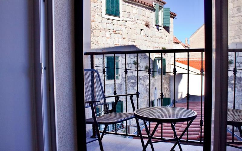 Grand Suite with Balcony - Private Wing - Annex photo 3