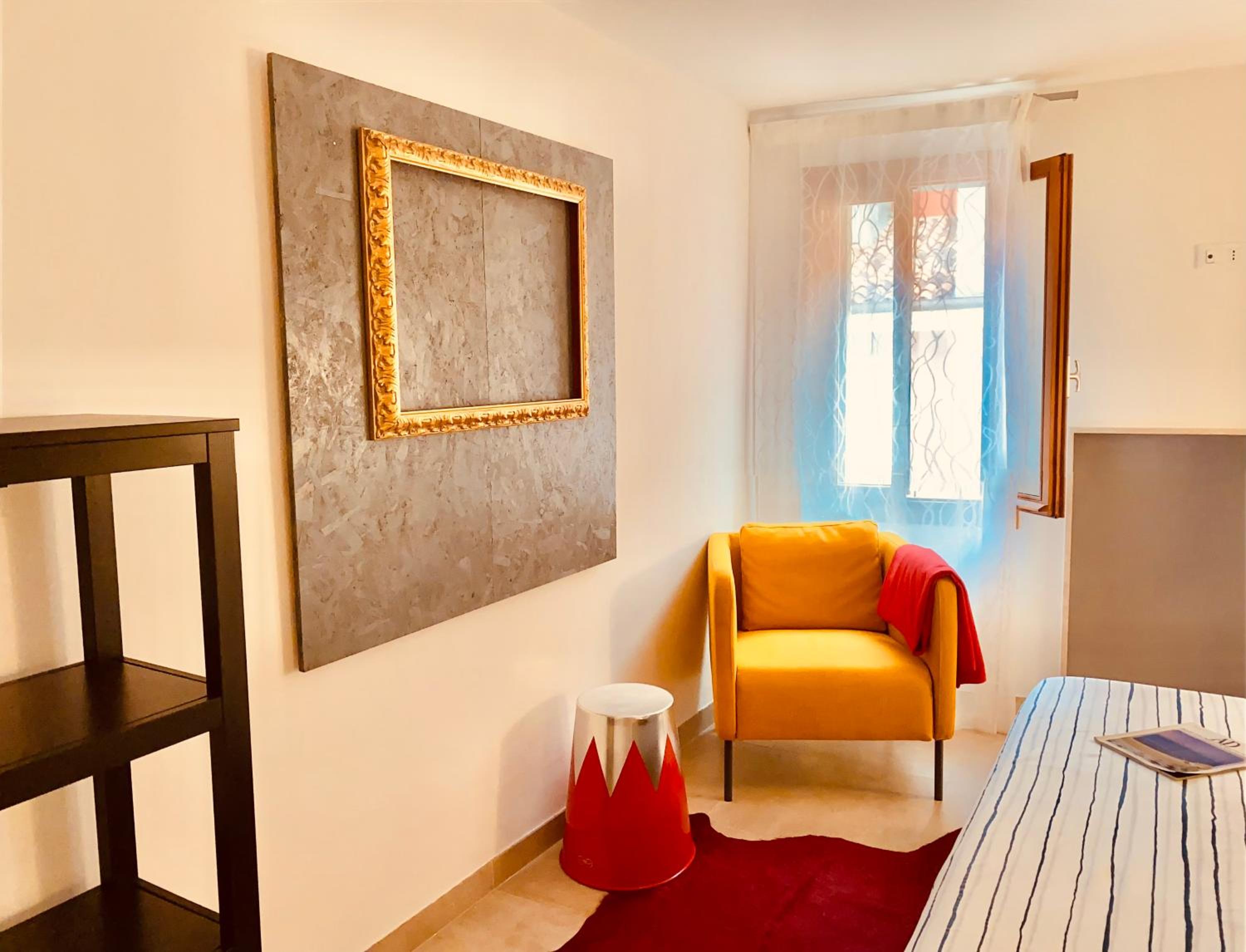 One-Bedroom House photo 1