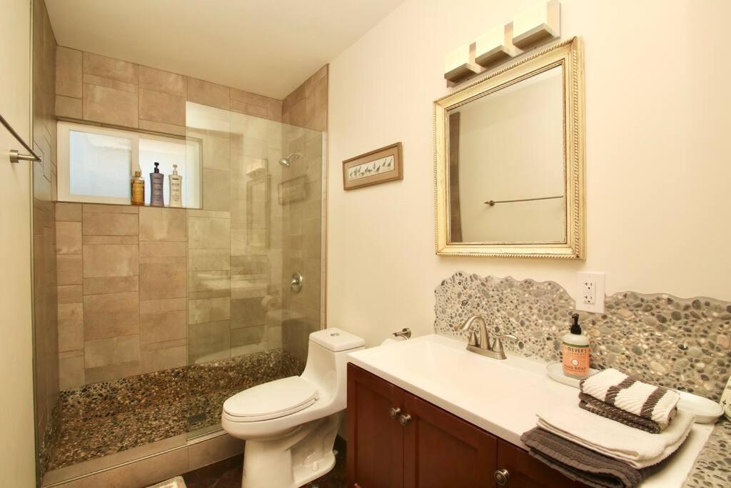 Two-Bedroom House photo 3