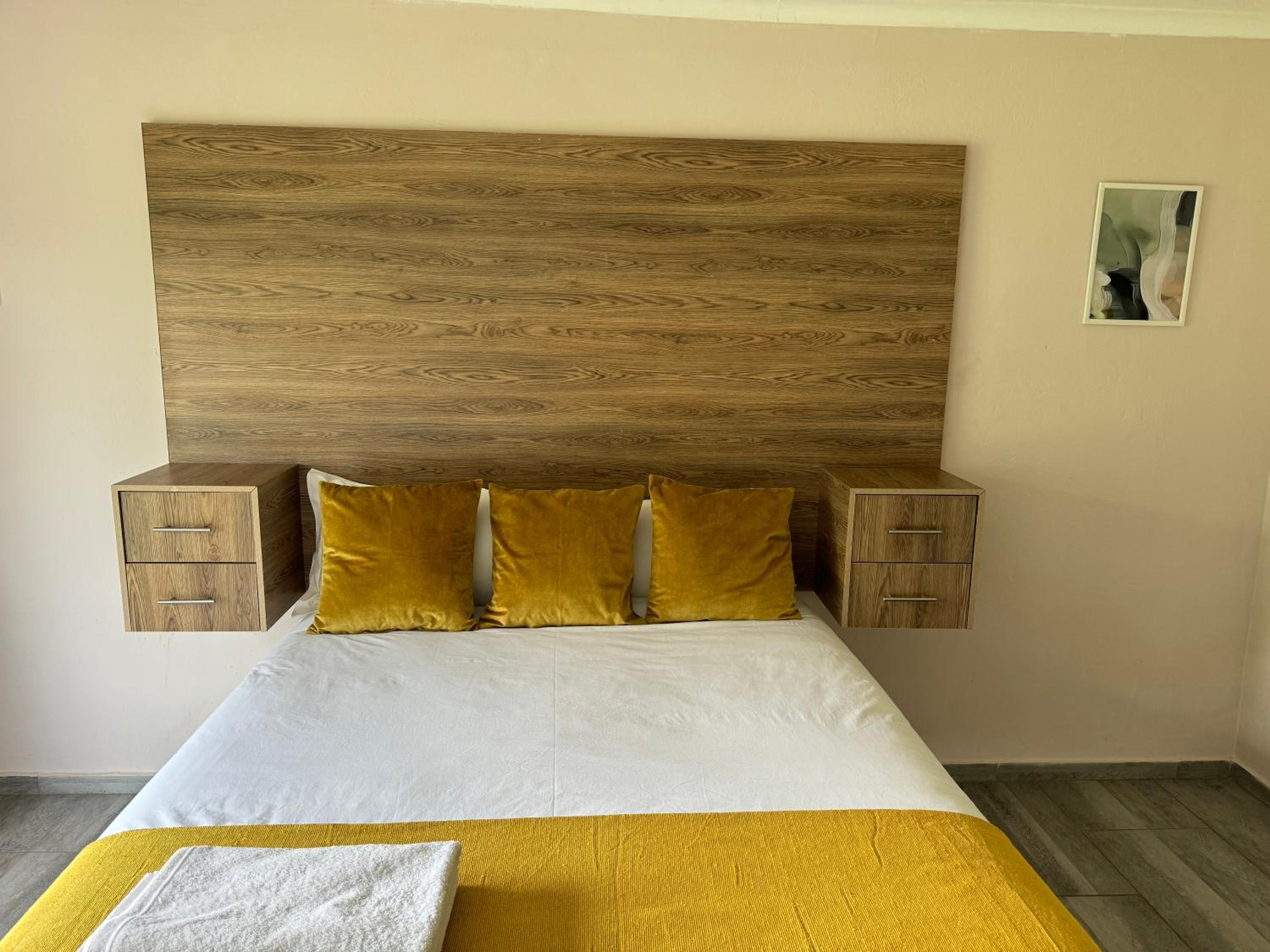 Budget Double Room photo 2