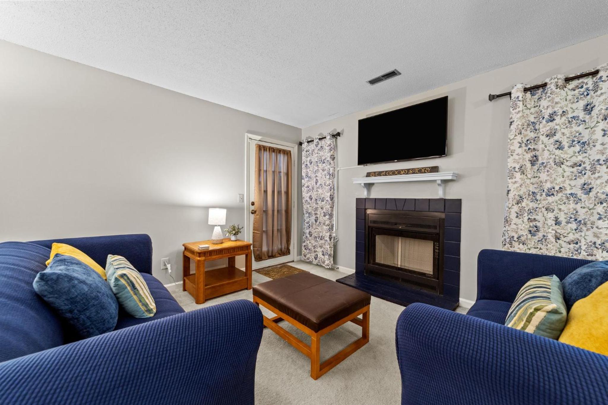 Apartment photo 2