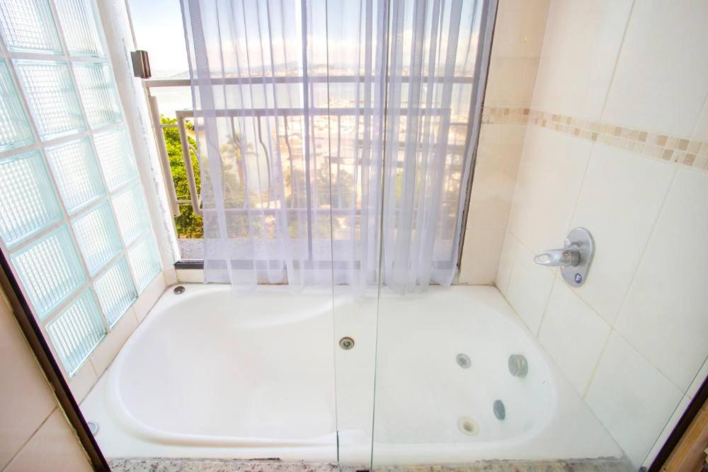 Double Room with Spa Bath photo 3