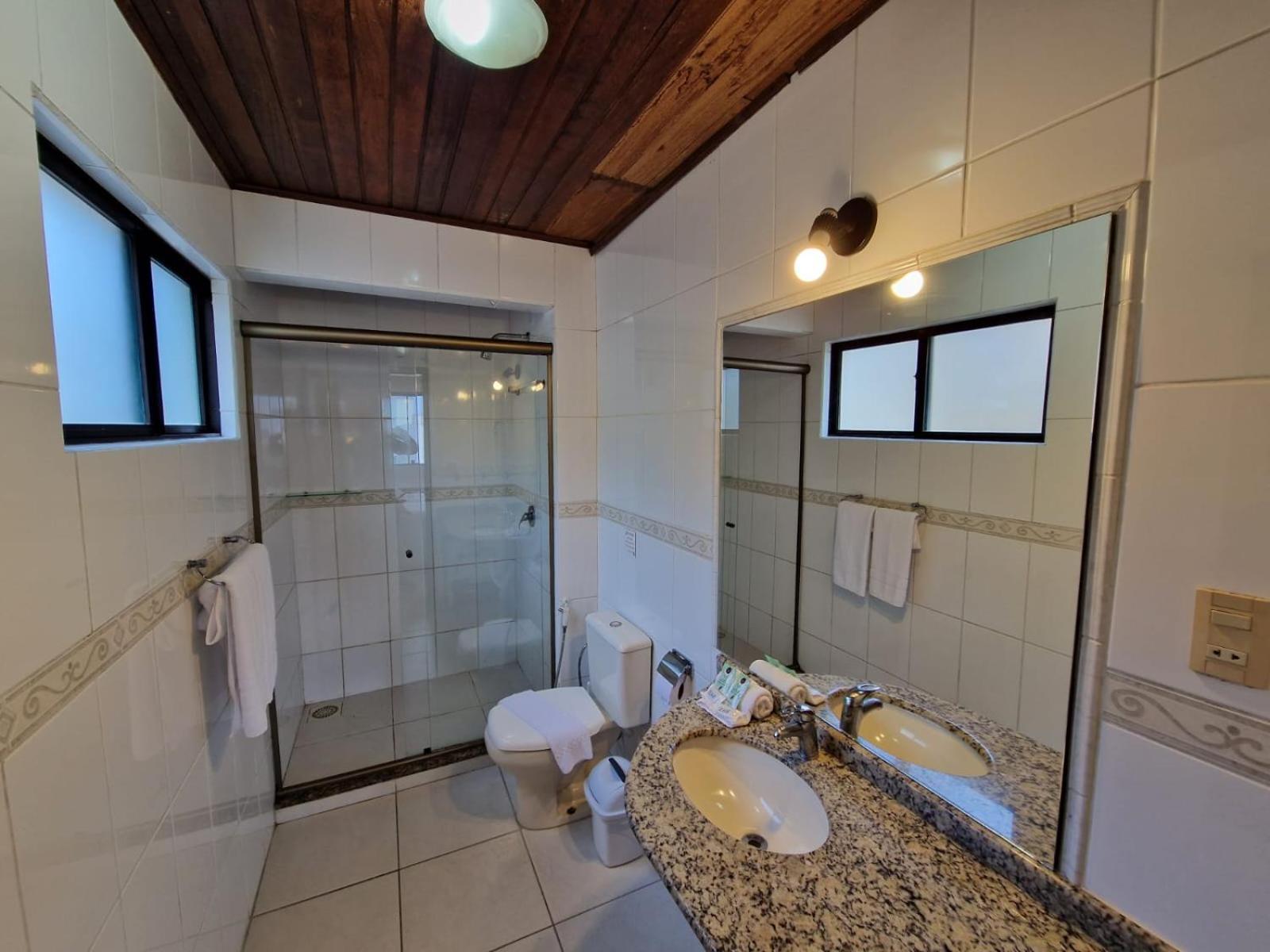 Standard Triple Room with Partial Sea View photo 2