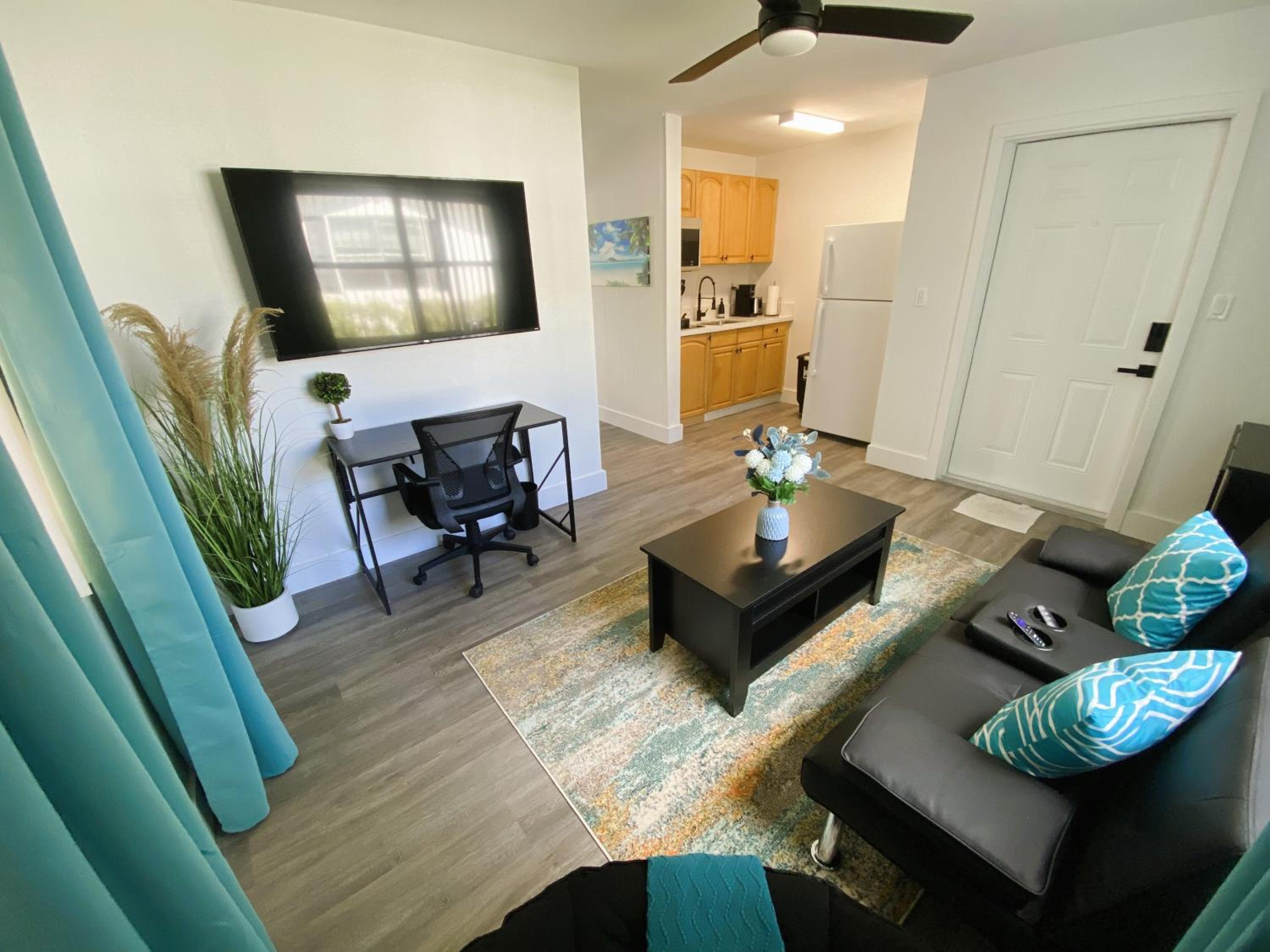 One-Bedroom Apartment photo 1