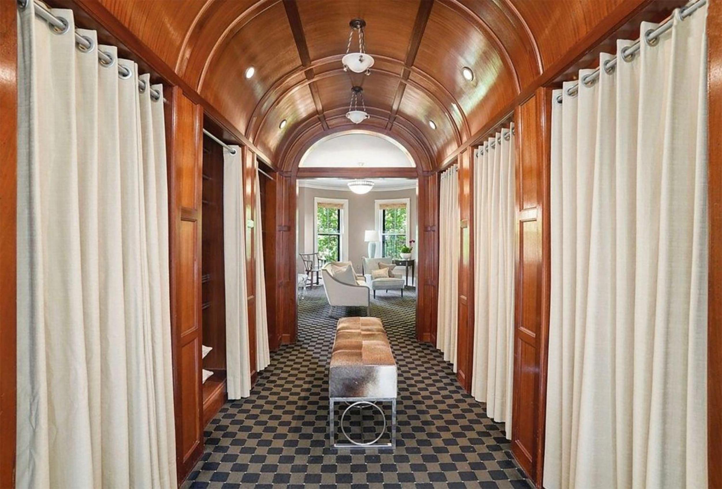 Queen Suite with Spa Bath - Photo 2