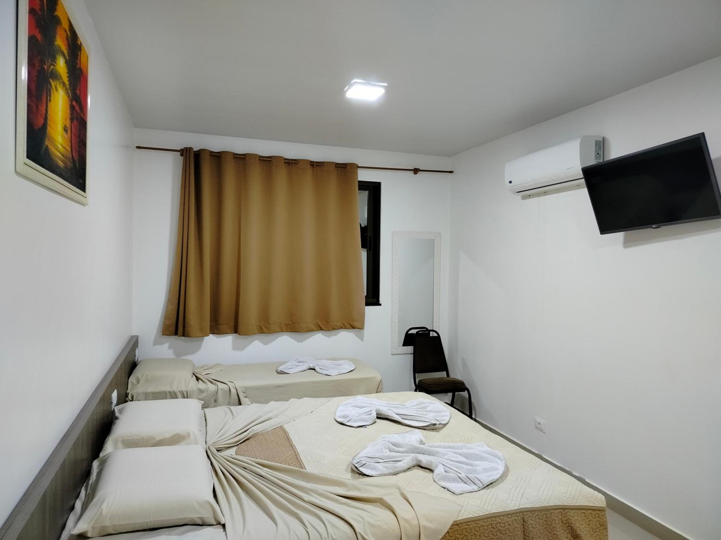 Standard Double Room - Photo 10