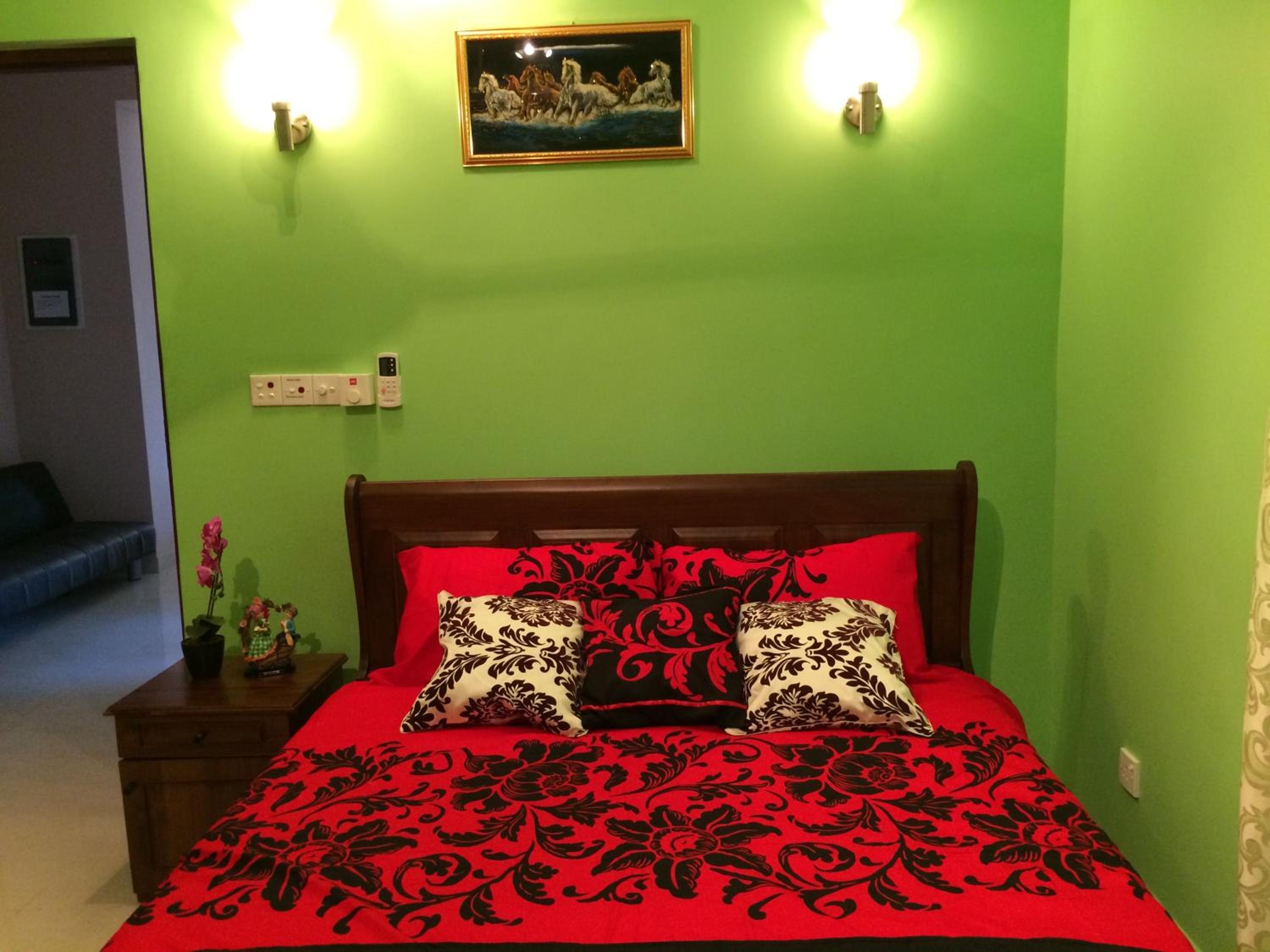 Upper Floor Three-Bedroom Apartment photo 1