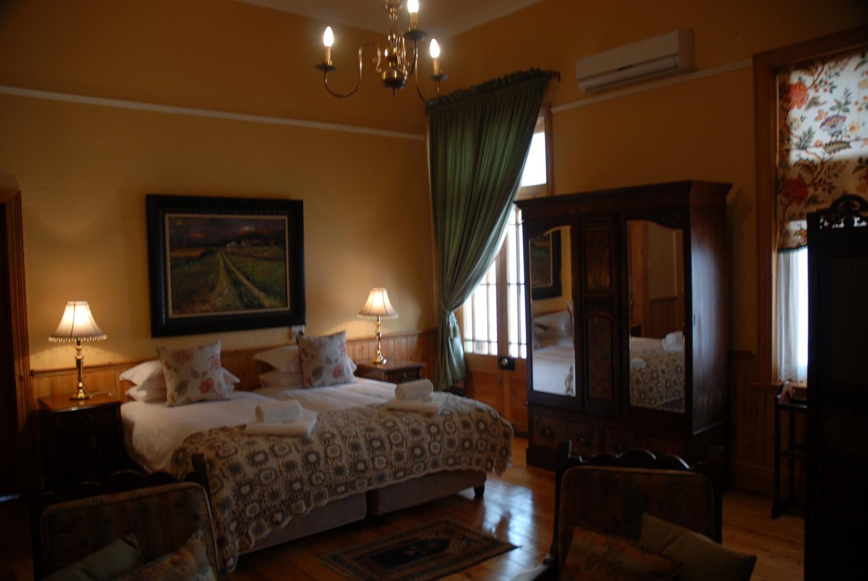 Superior Queen Suite photo 2