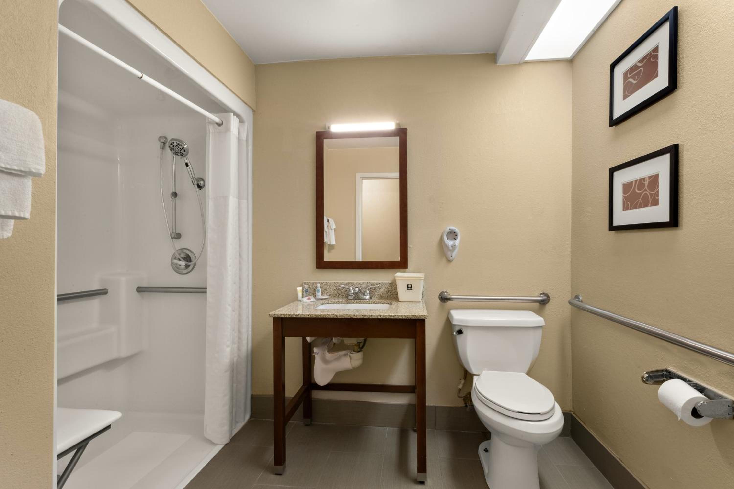 King Room - Disability Access/Non-Smoking - Photo 5