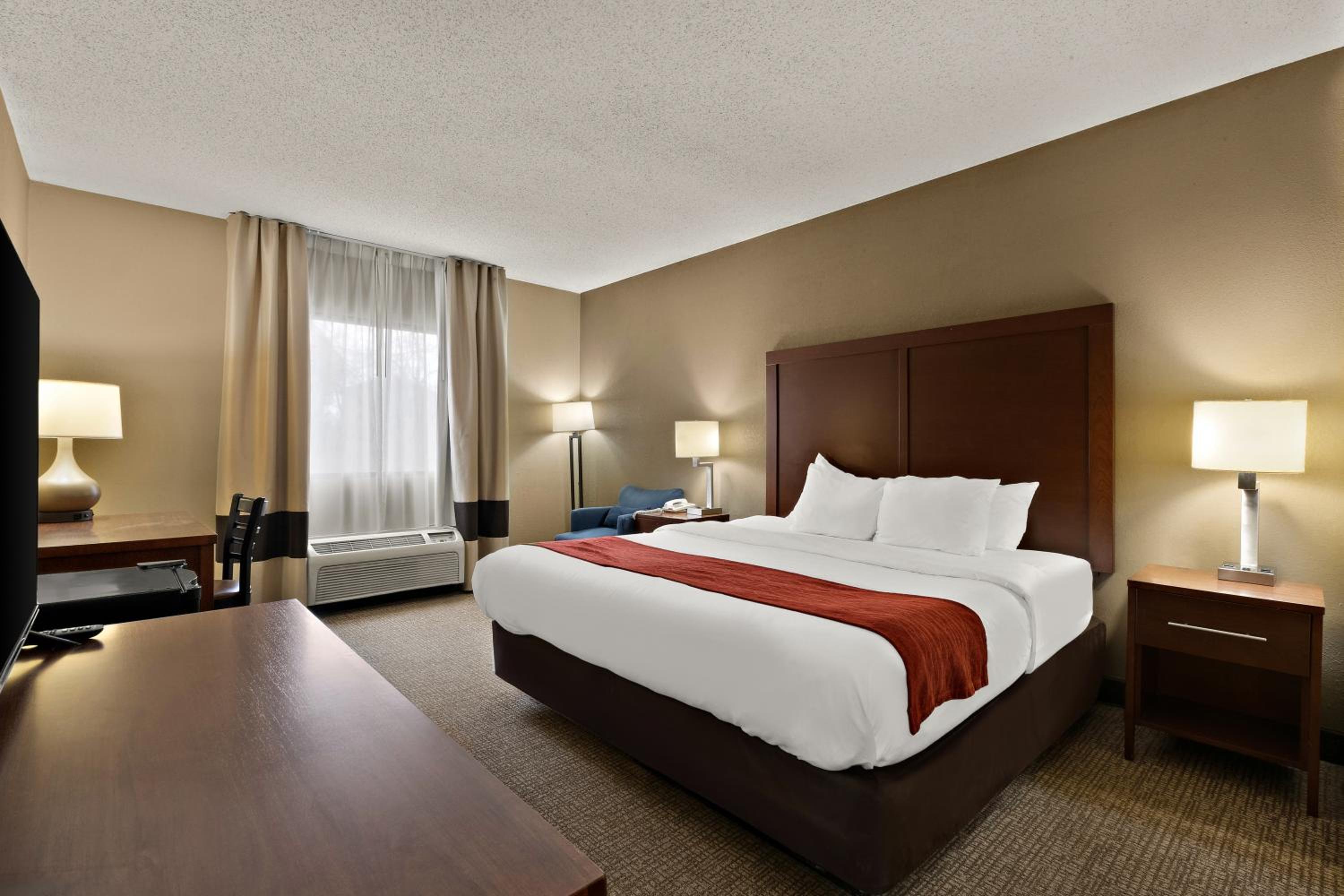 King Room - Disability Access/Non-Smoking - Photo 1