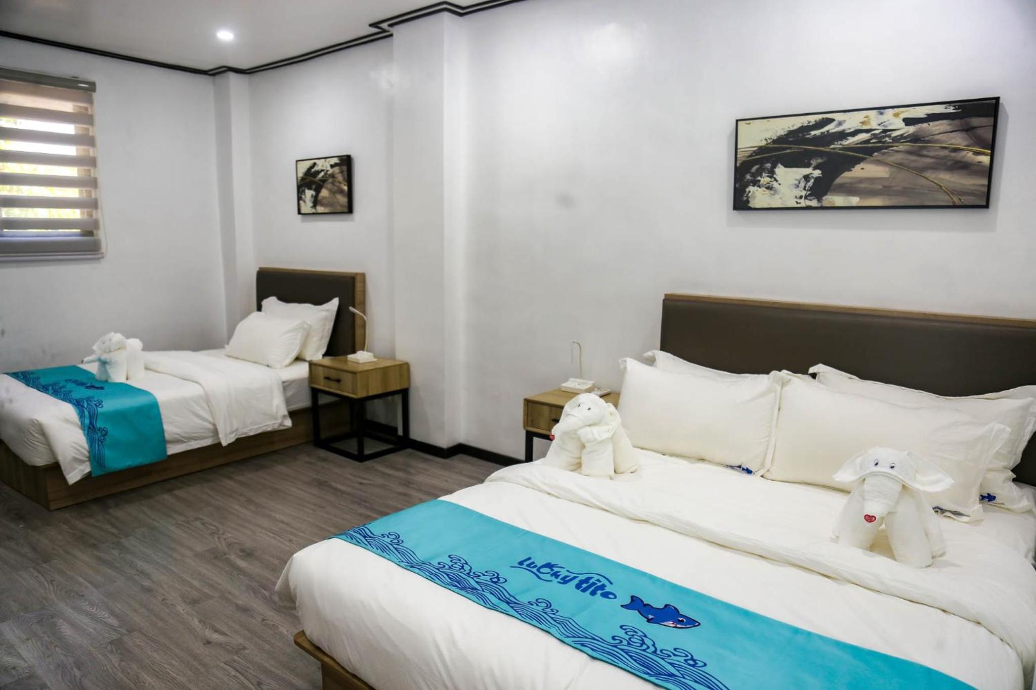 Family Room - Photo 2