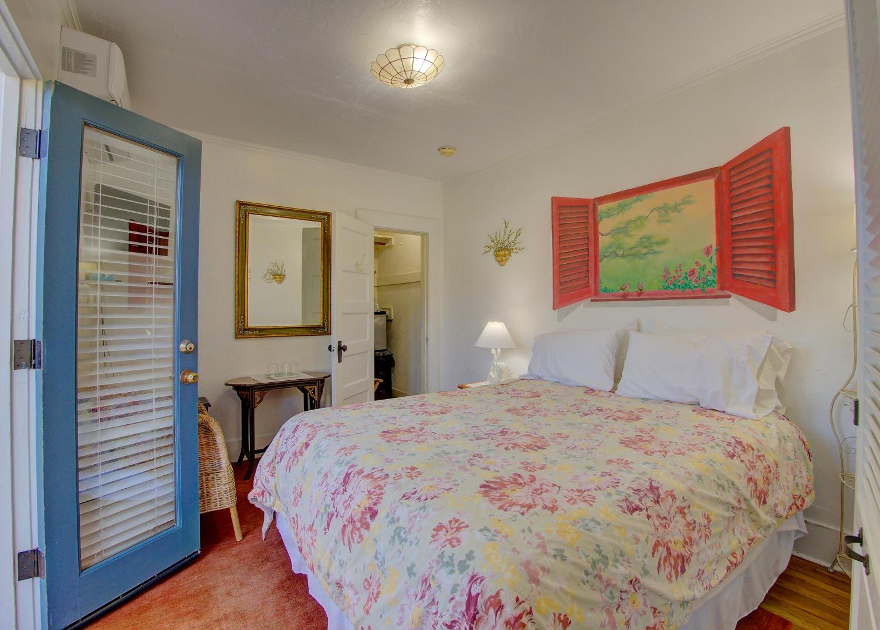 Queen Room with Spa Bath