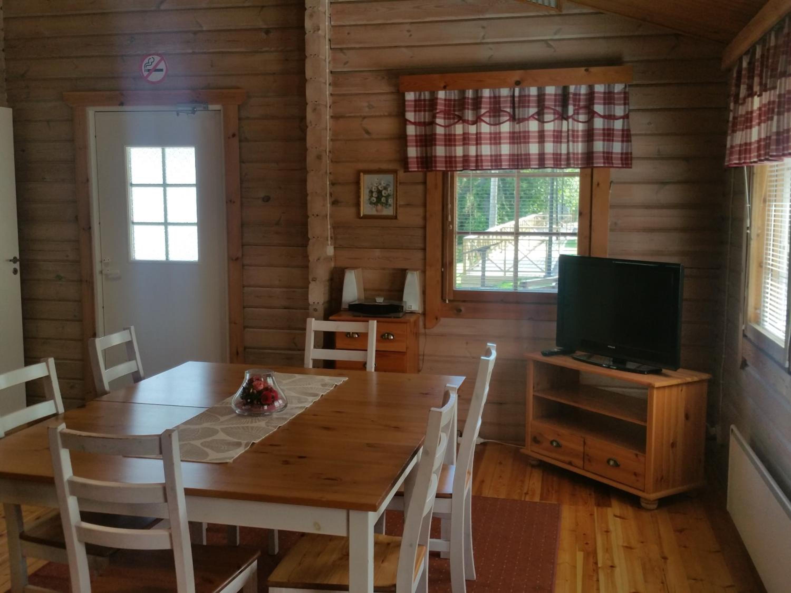 Two-Bedroom Cottage photo 2