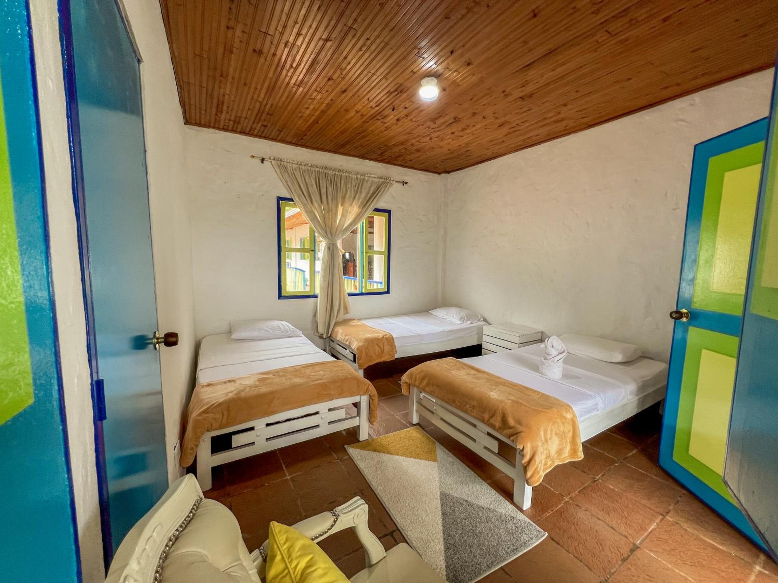 Triple Room with Shared Bathroom photo 3