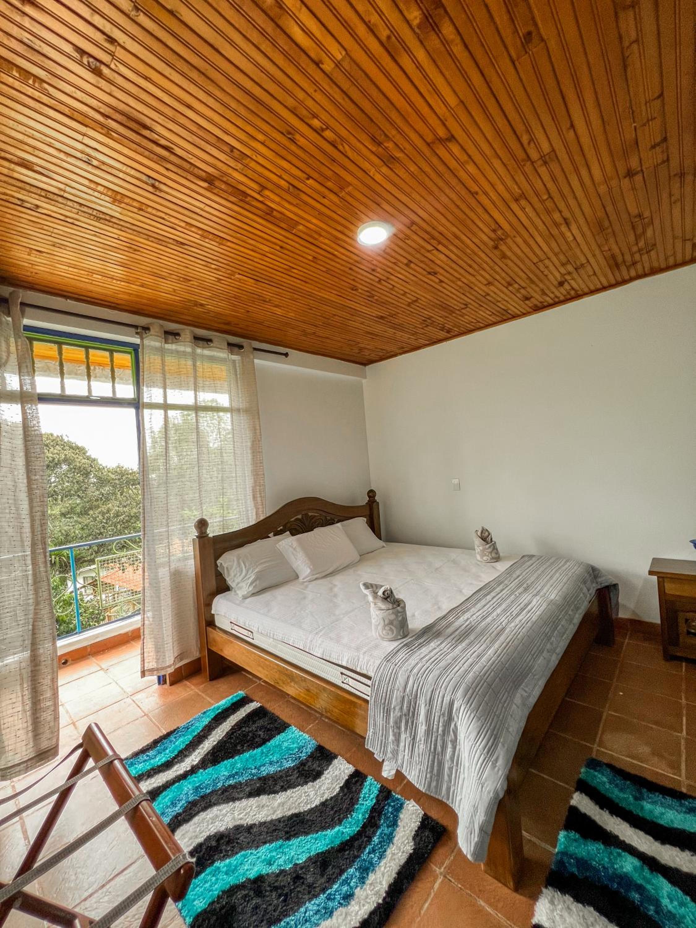Double or Twin Room with Private Bathroom photo 3