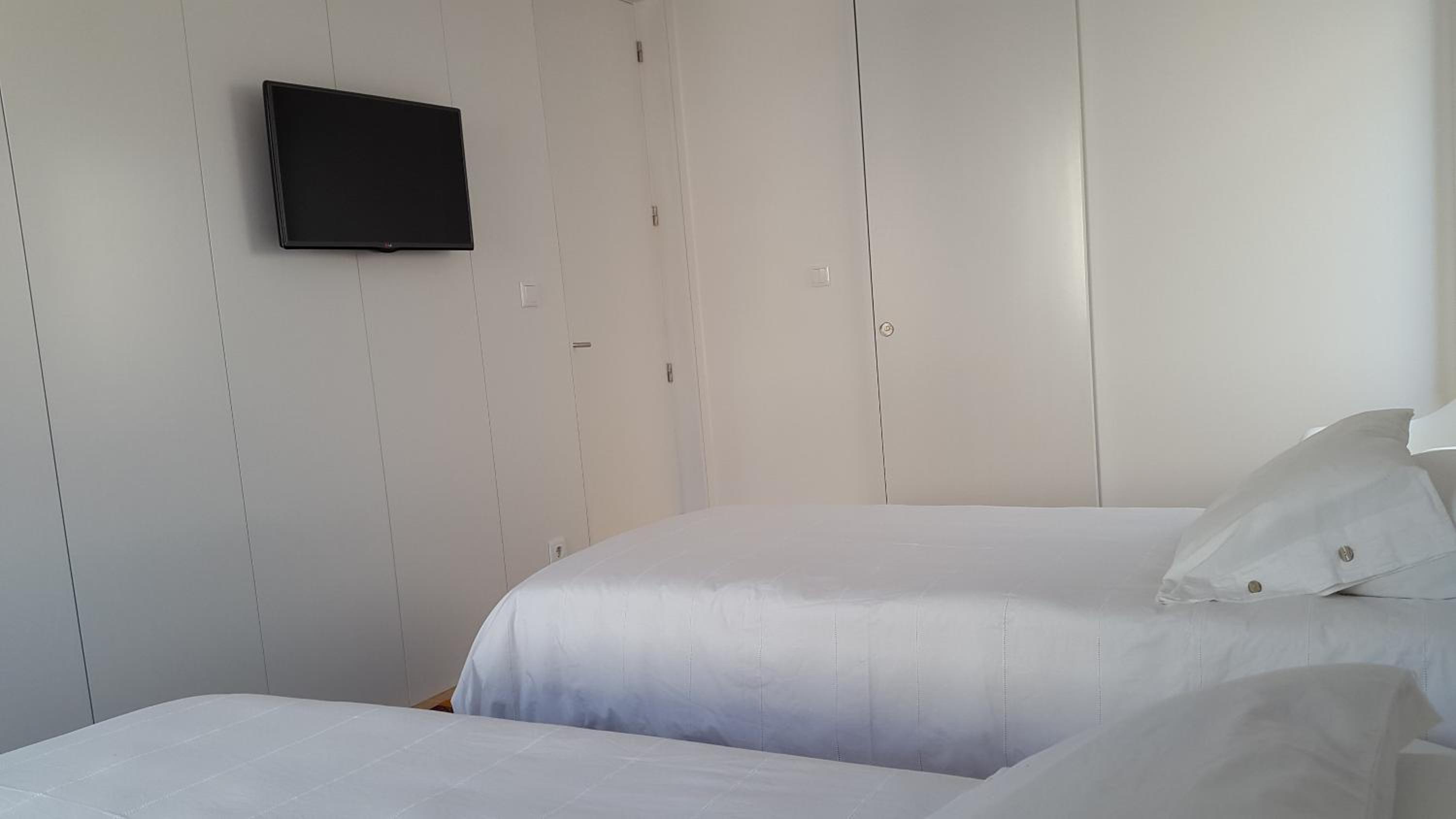Triple Room with Private Bathroom photo 3