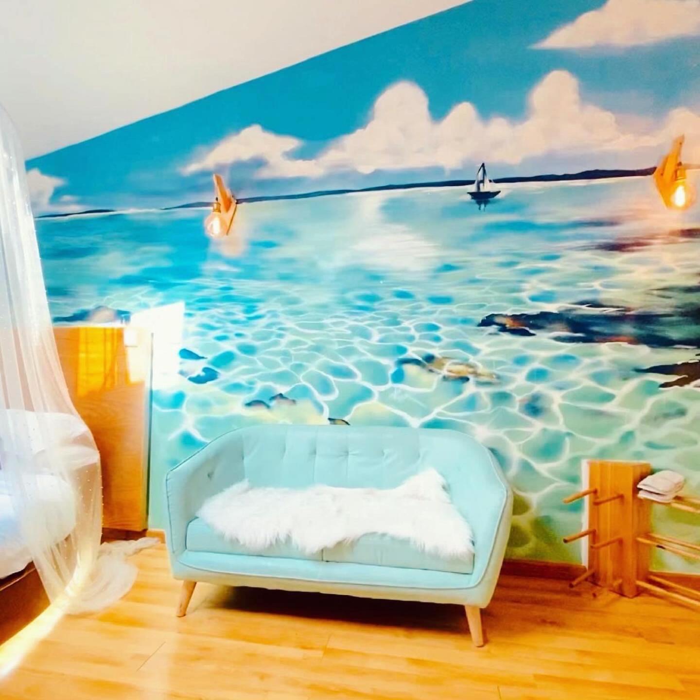 Suite with Hot Tub - Photo 2