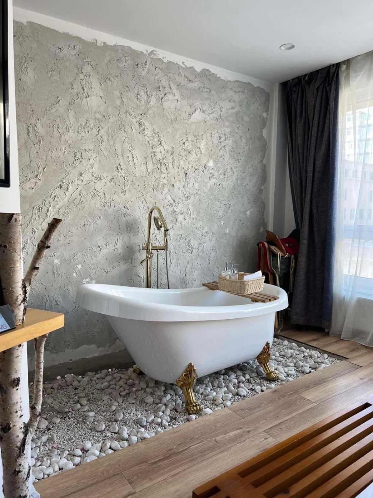 Suite with Hot Tub - Photo 46