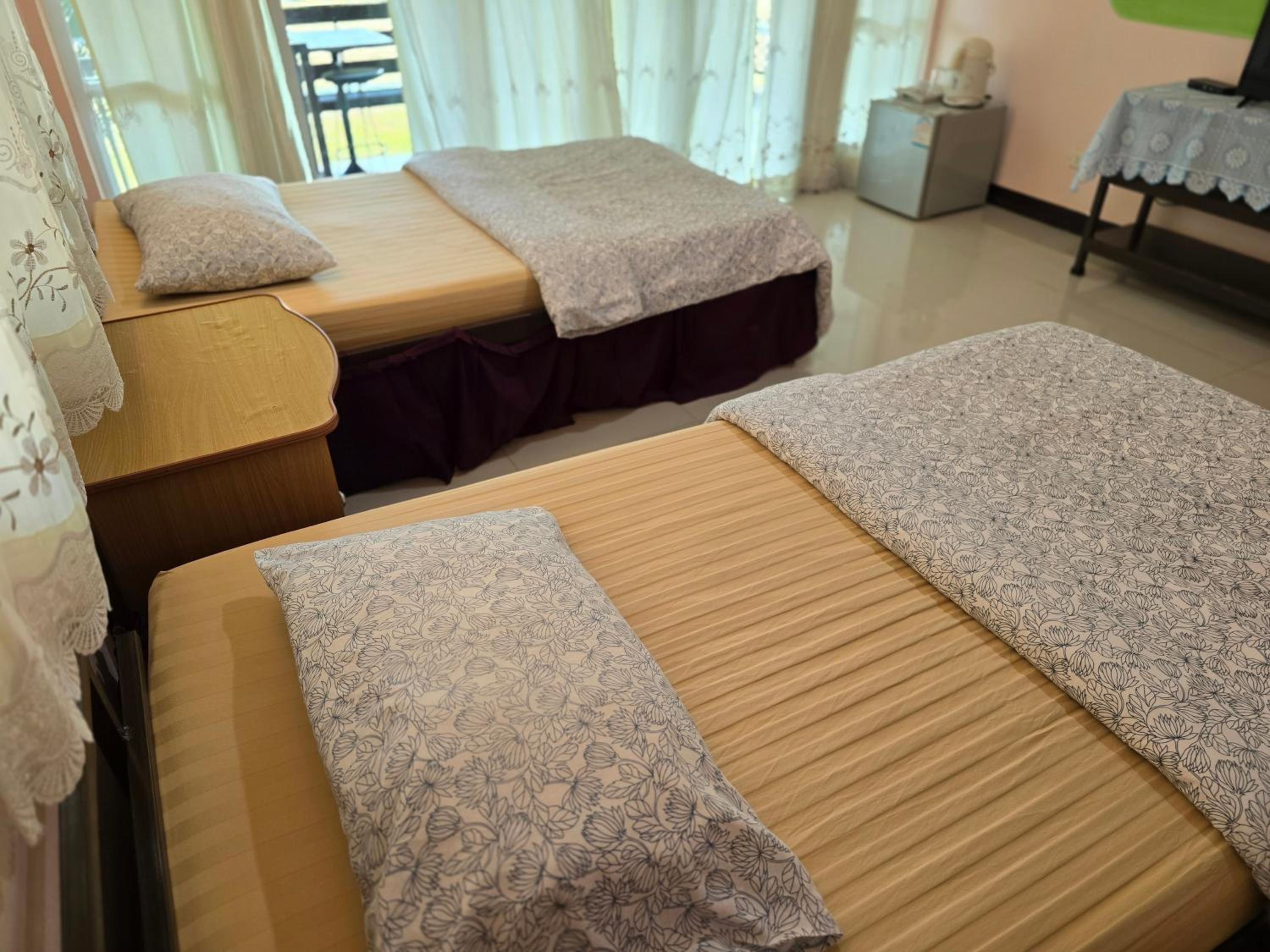 Twin Room - Photo 9