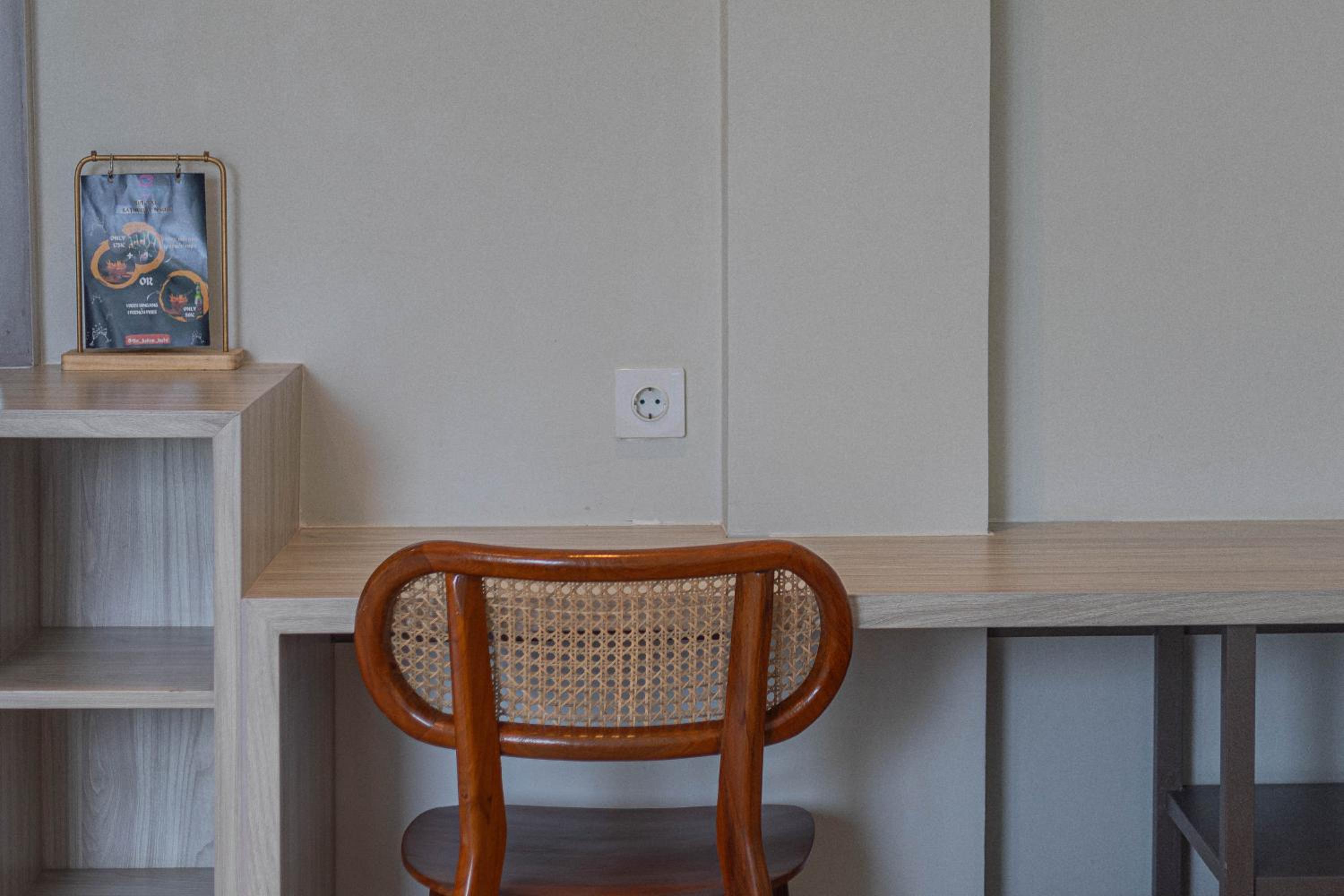 Suite with Balcony - Photo 6