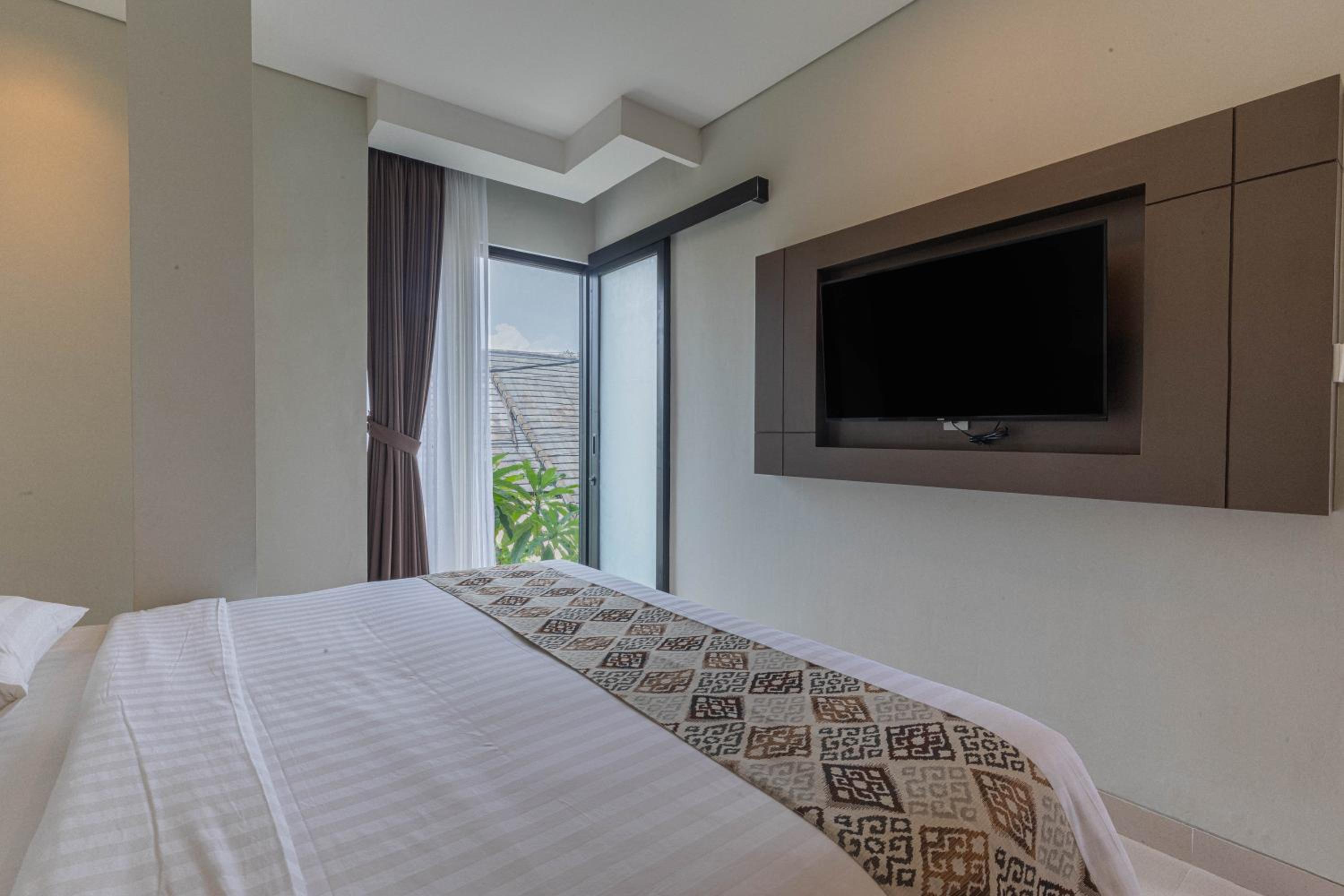 Suite with Balcony - Photo 9