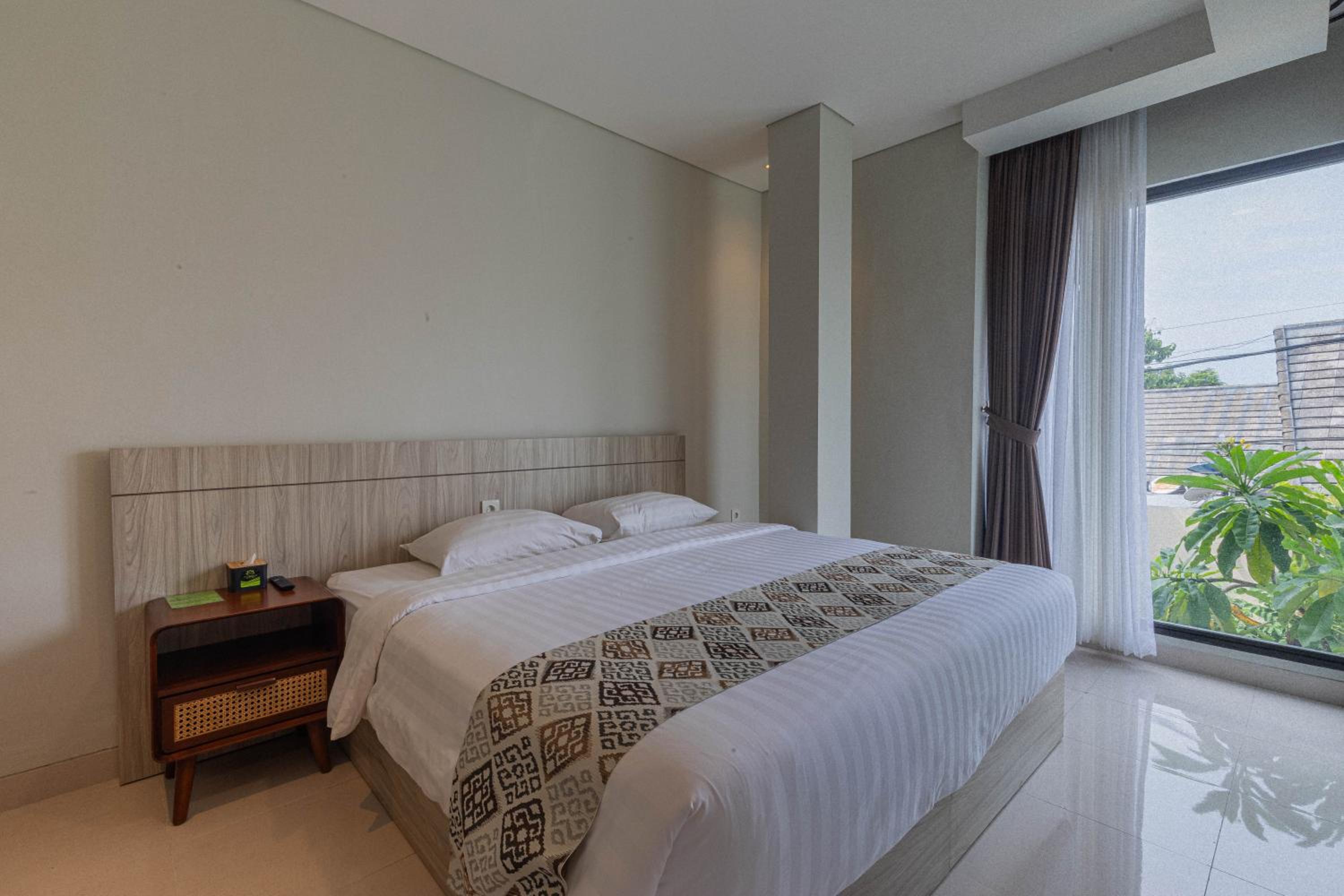 Suite with Balcony - Photo 10