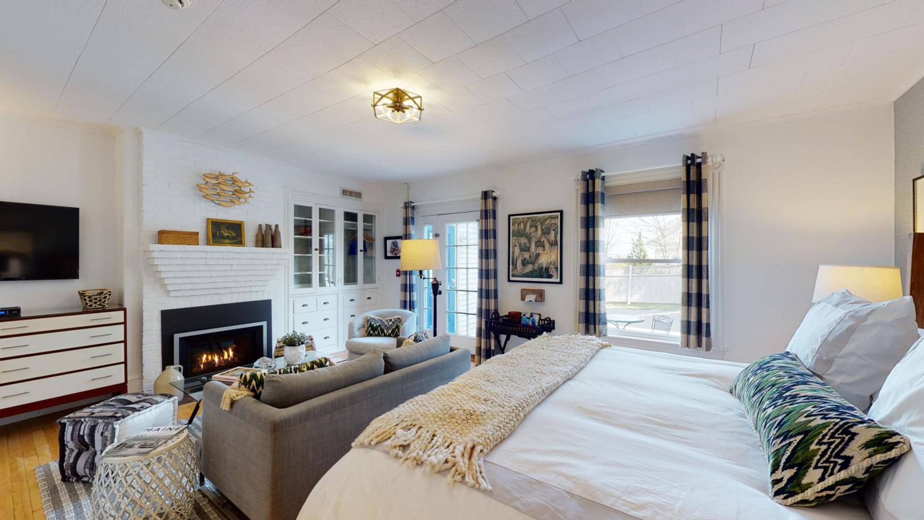 Deluxe King Room photo 3
