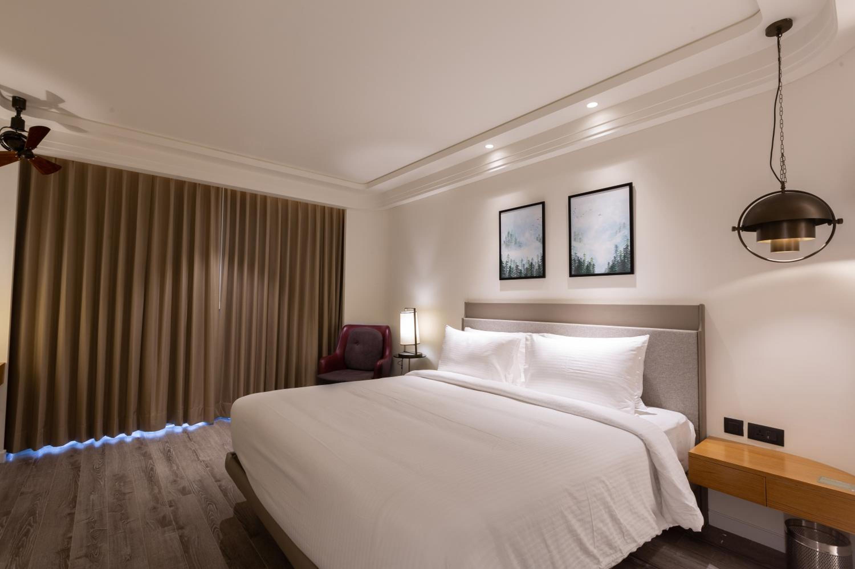 Deluxe Room - Balcony with complimentary evening tea/coffee - Photo 4
