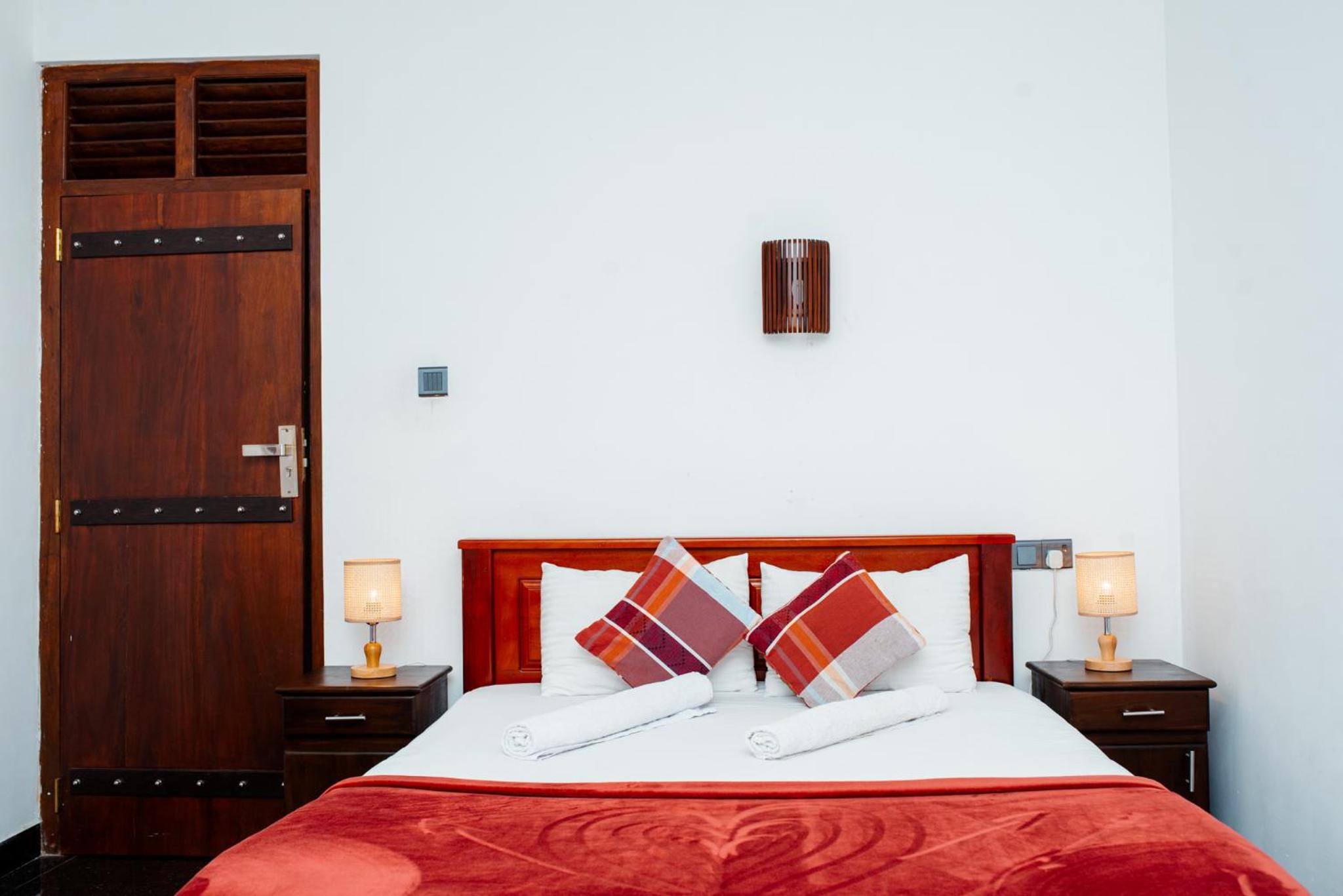 Family Room with Mountain View photo 1