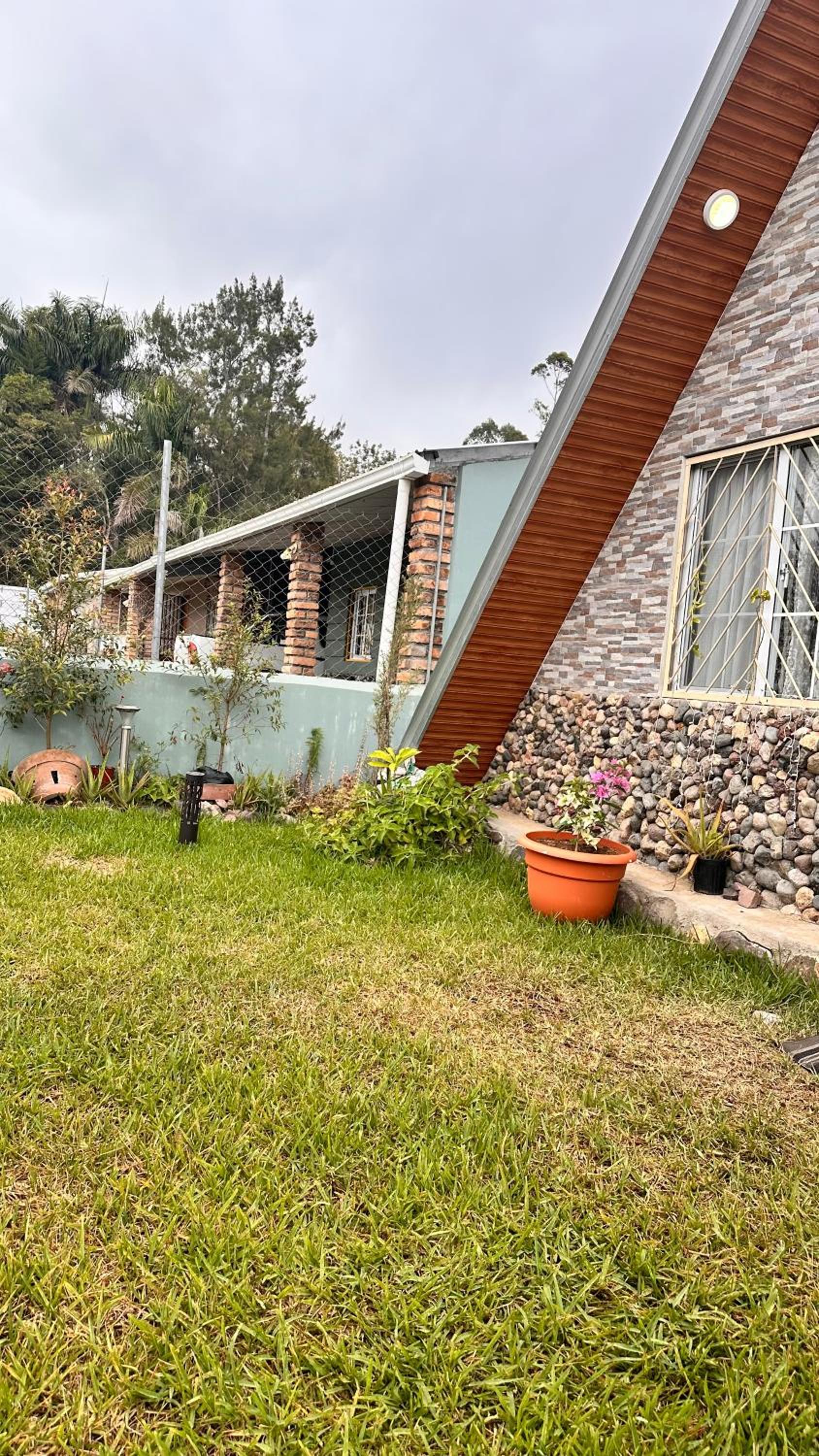 Three-Bedroom House photo 2