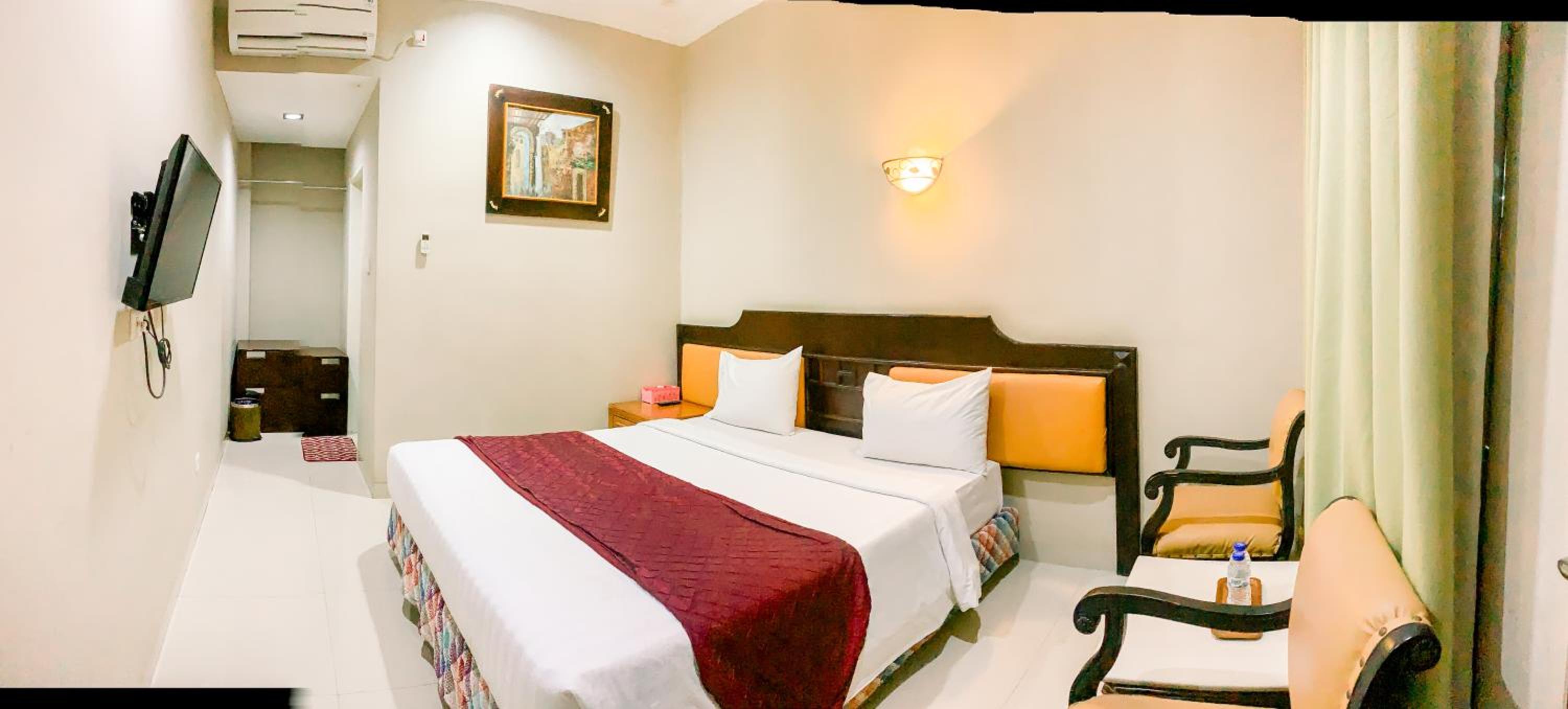 Double Room with Private Bathroom photo 2