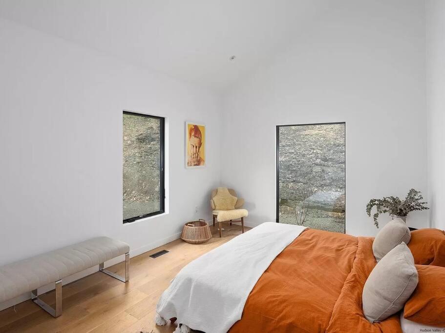 Four-Bedroom House photo 2