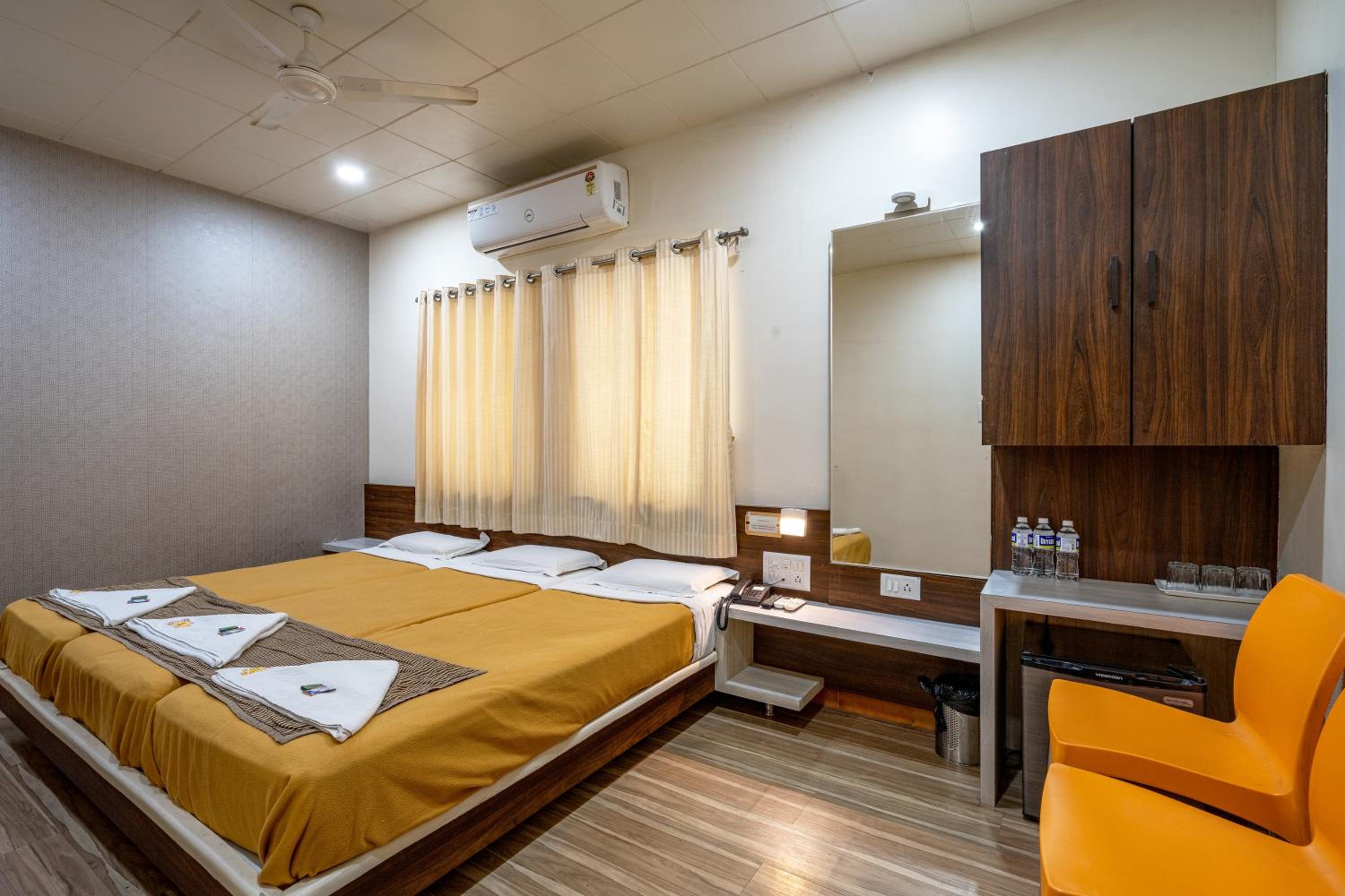 Deluxe Room - Photo 3