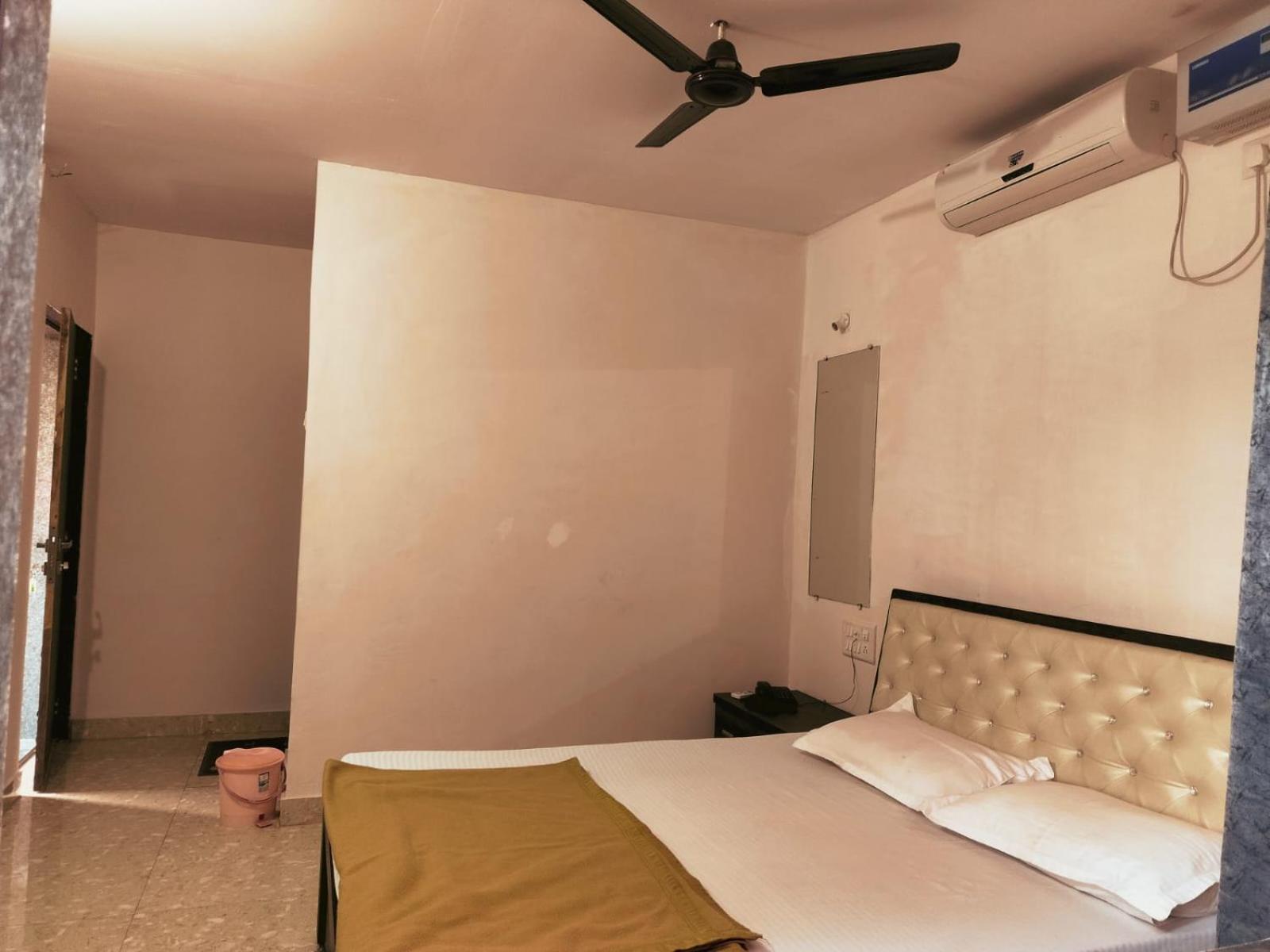 Double Room with Balcony (2 Adults + 1 Child)