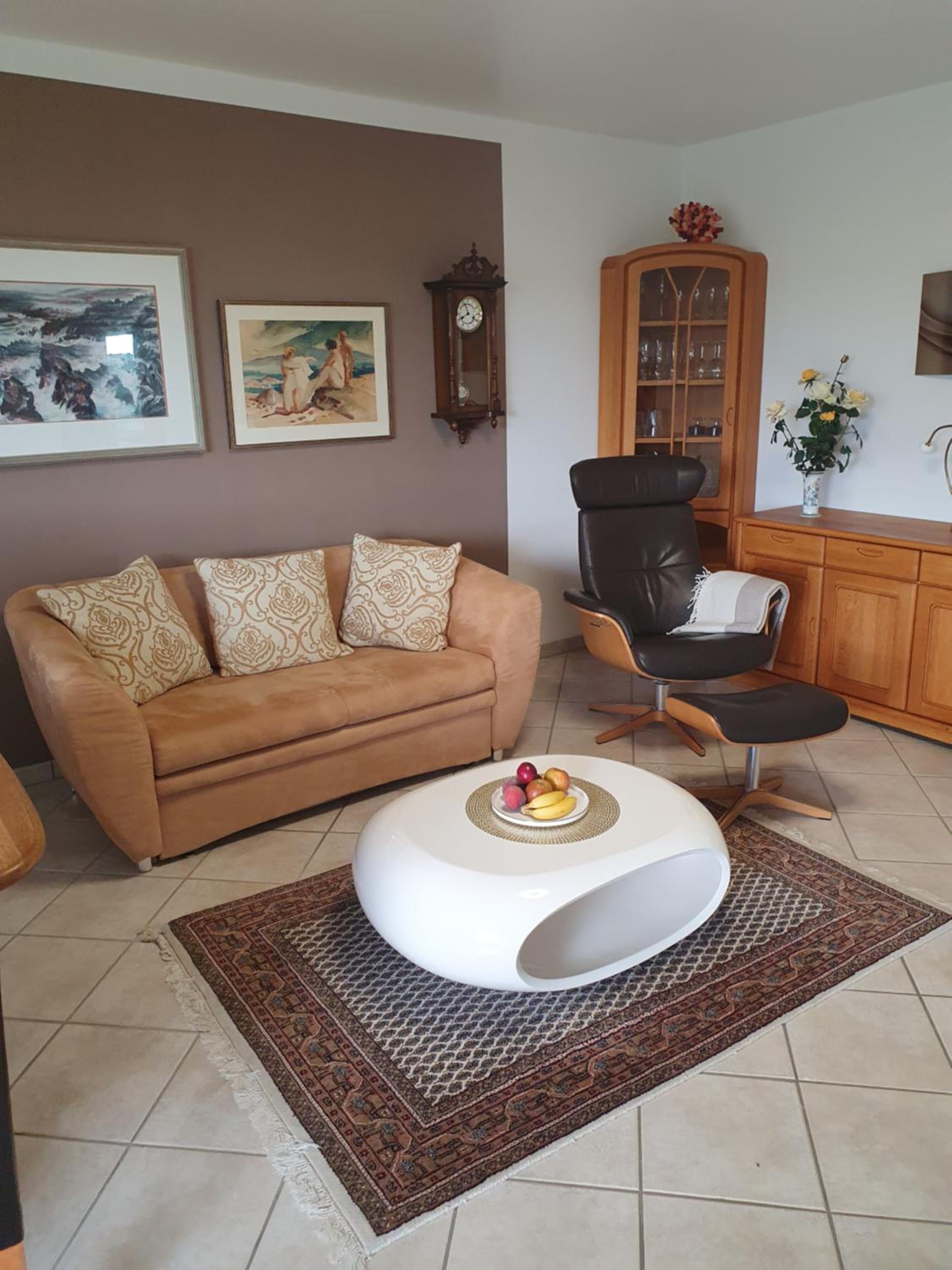 One-Bedroom Apartment with View photo 2
