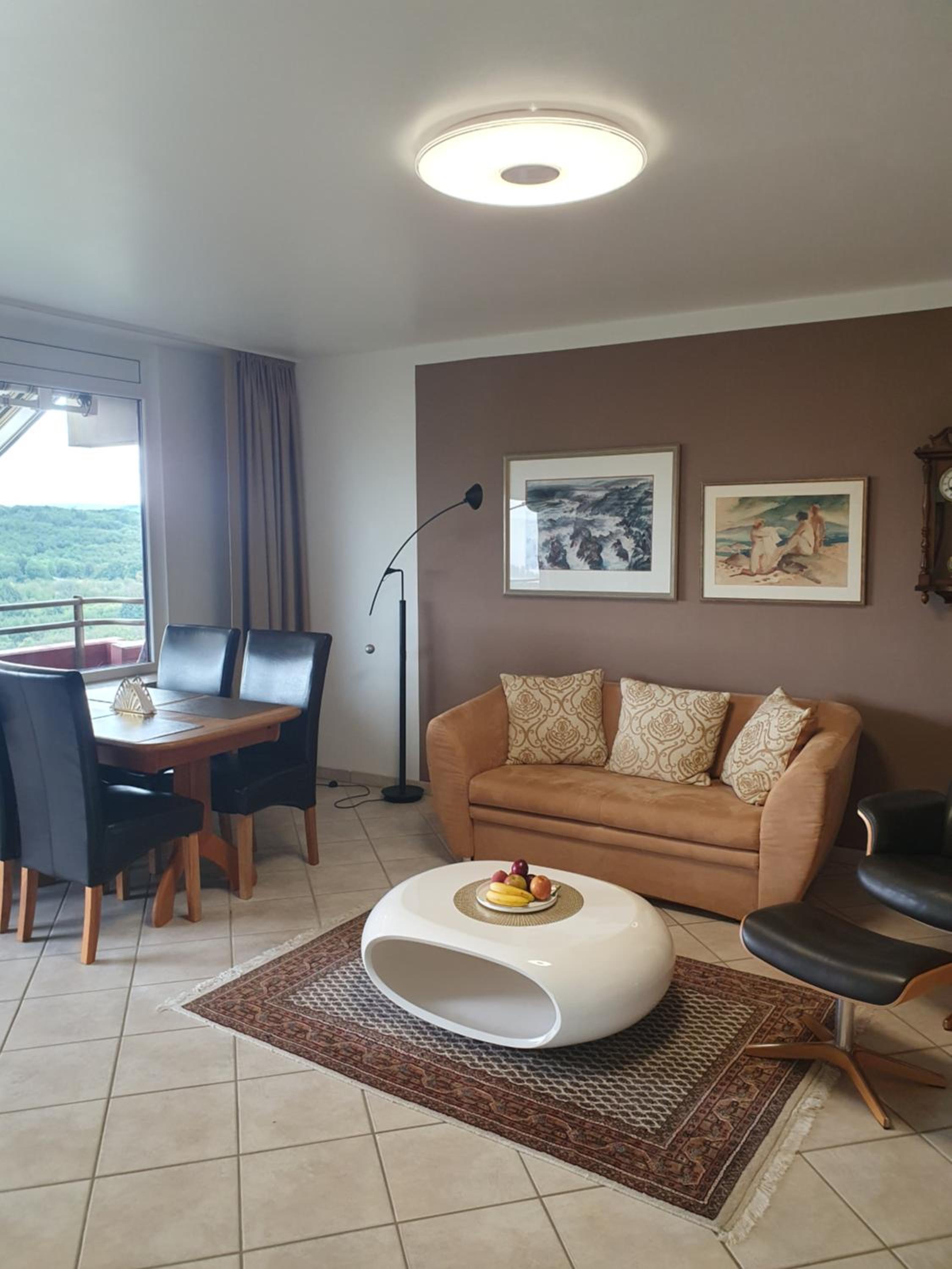 One-Bedroom Apartment with View photo 3