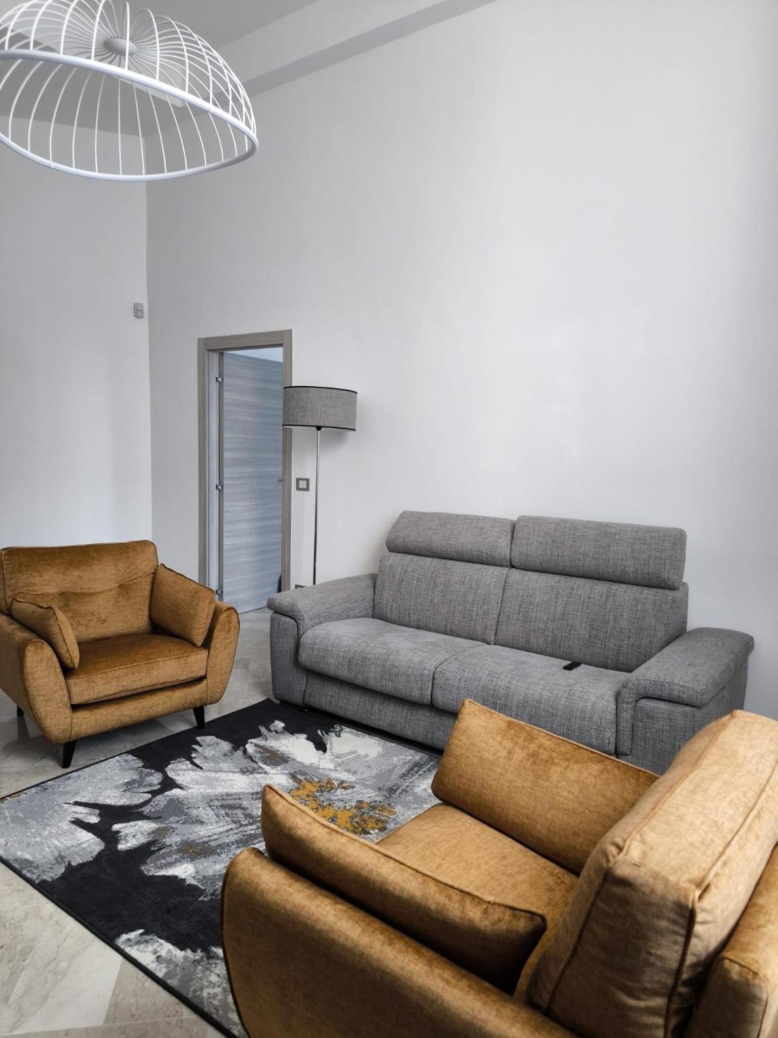 One-Bedroom Apartment photo 2