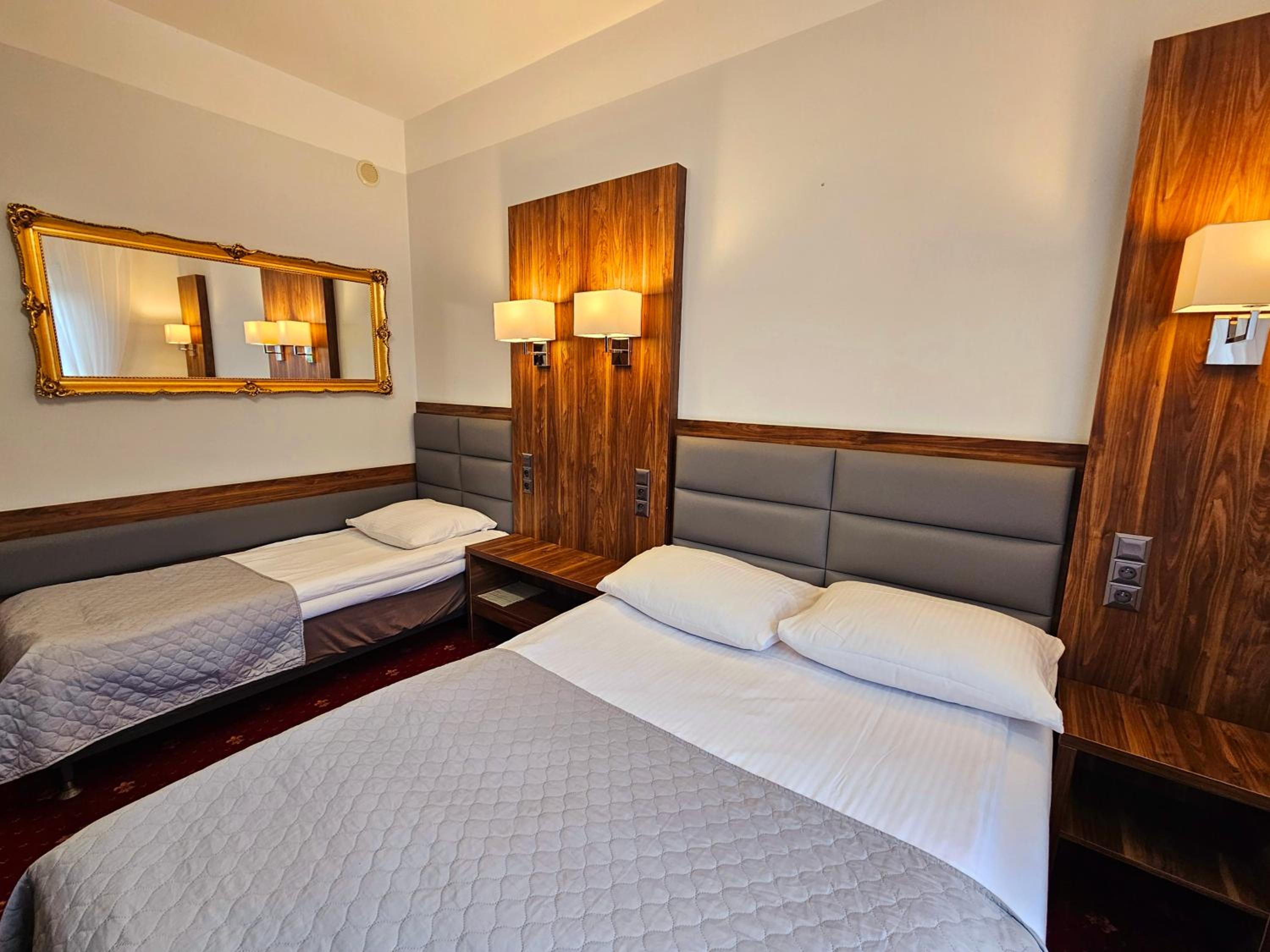 Double or Twin Room - Photo 18