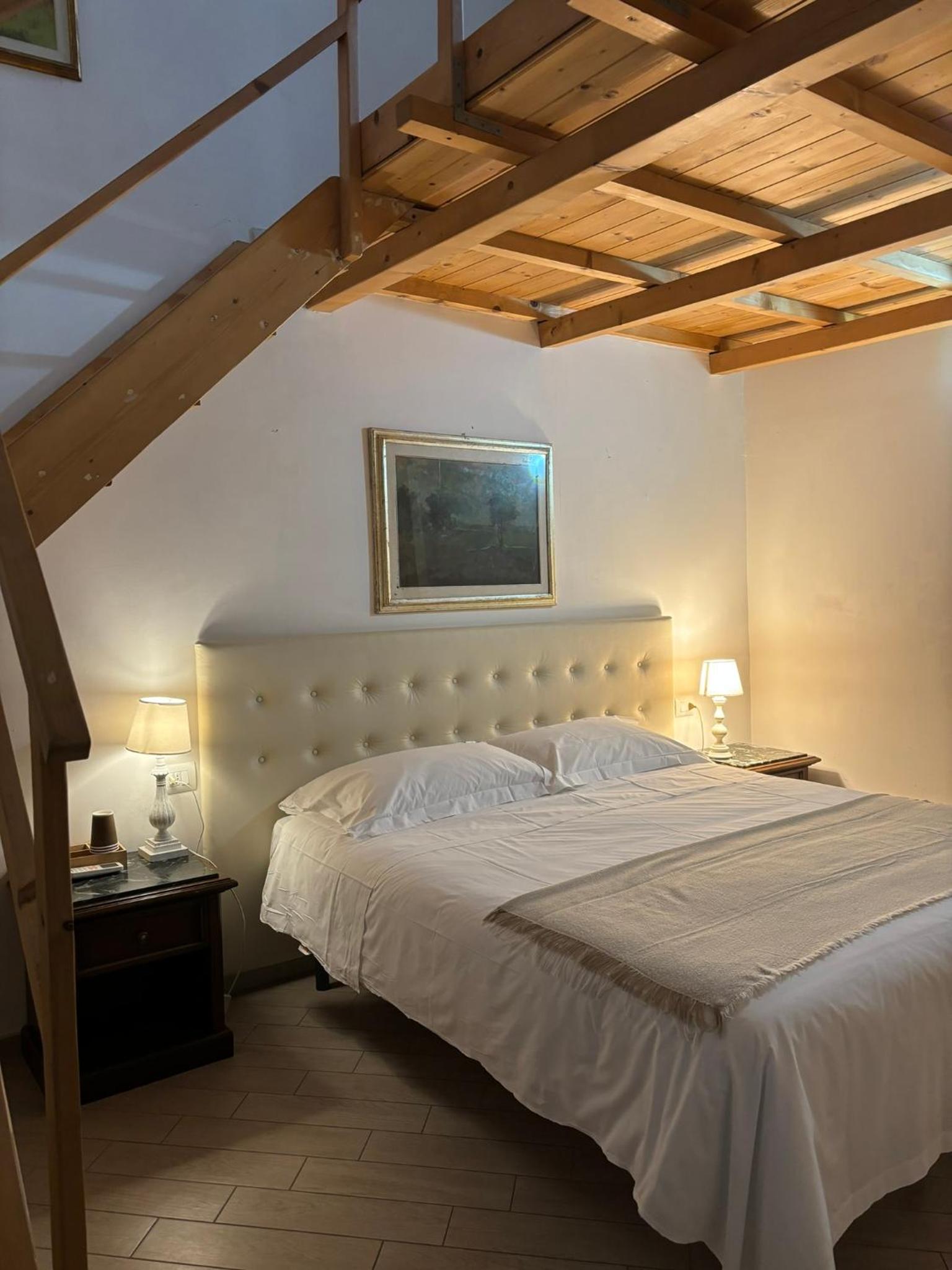 Large Double Room photo 3