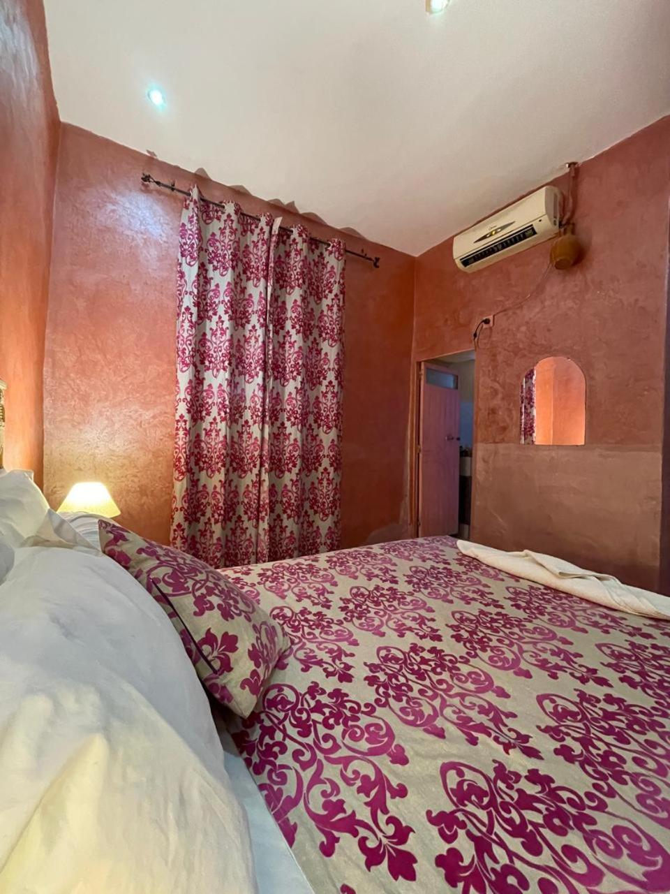 Double Room with Private Bathroom photo 1