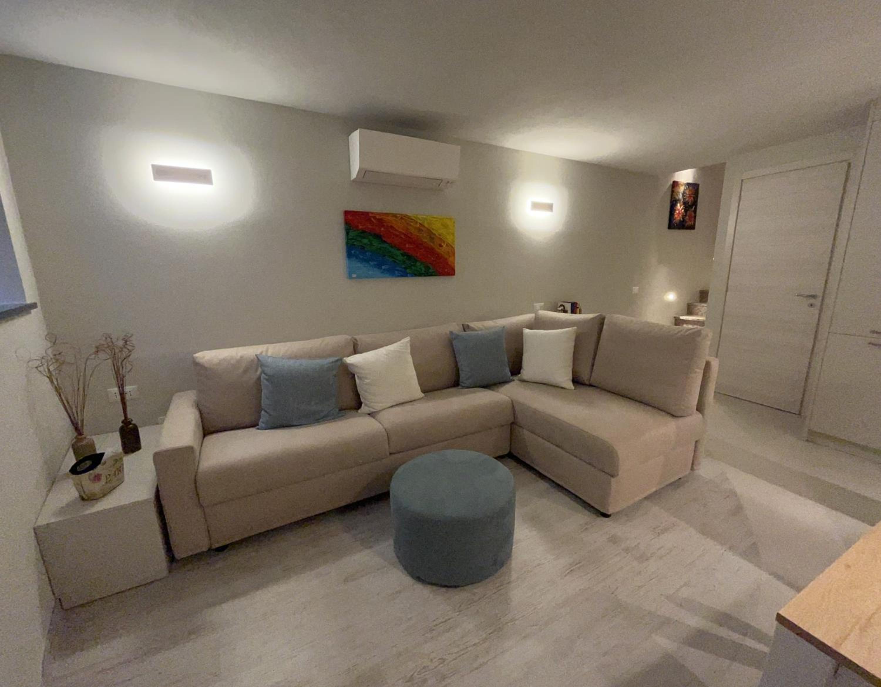One-Bedroom Apartment photo 1