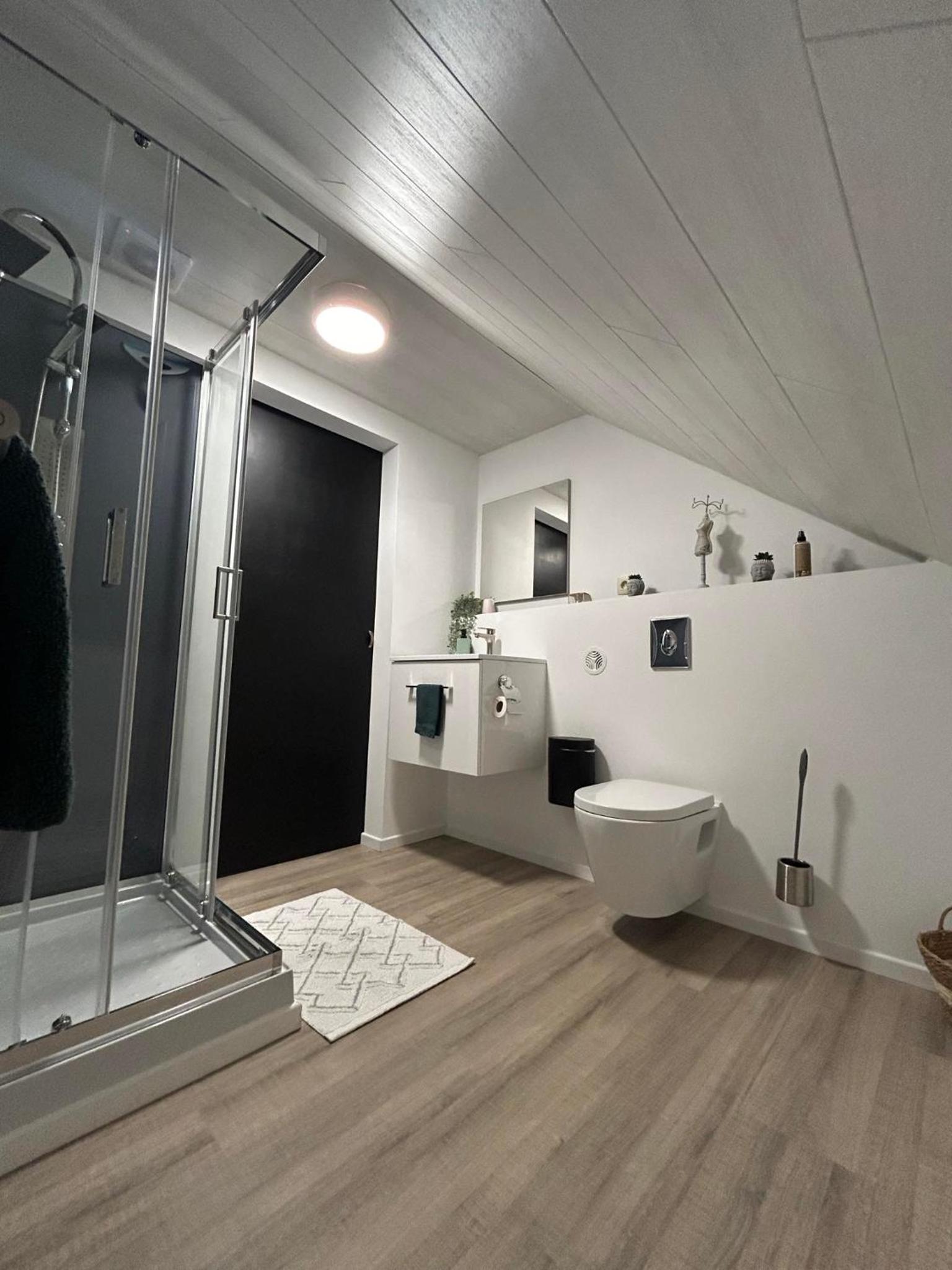 One-Bedroom Apartment photo 3