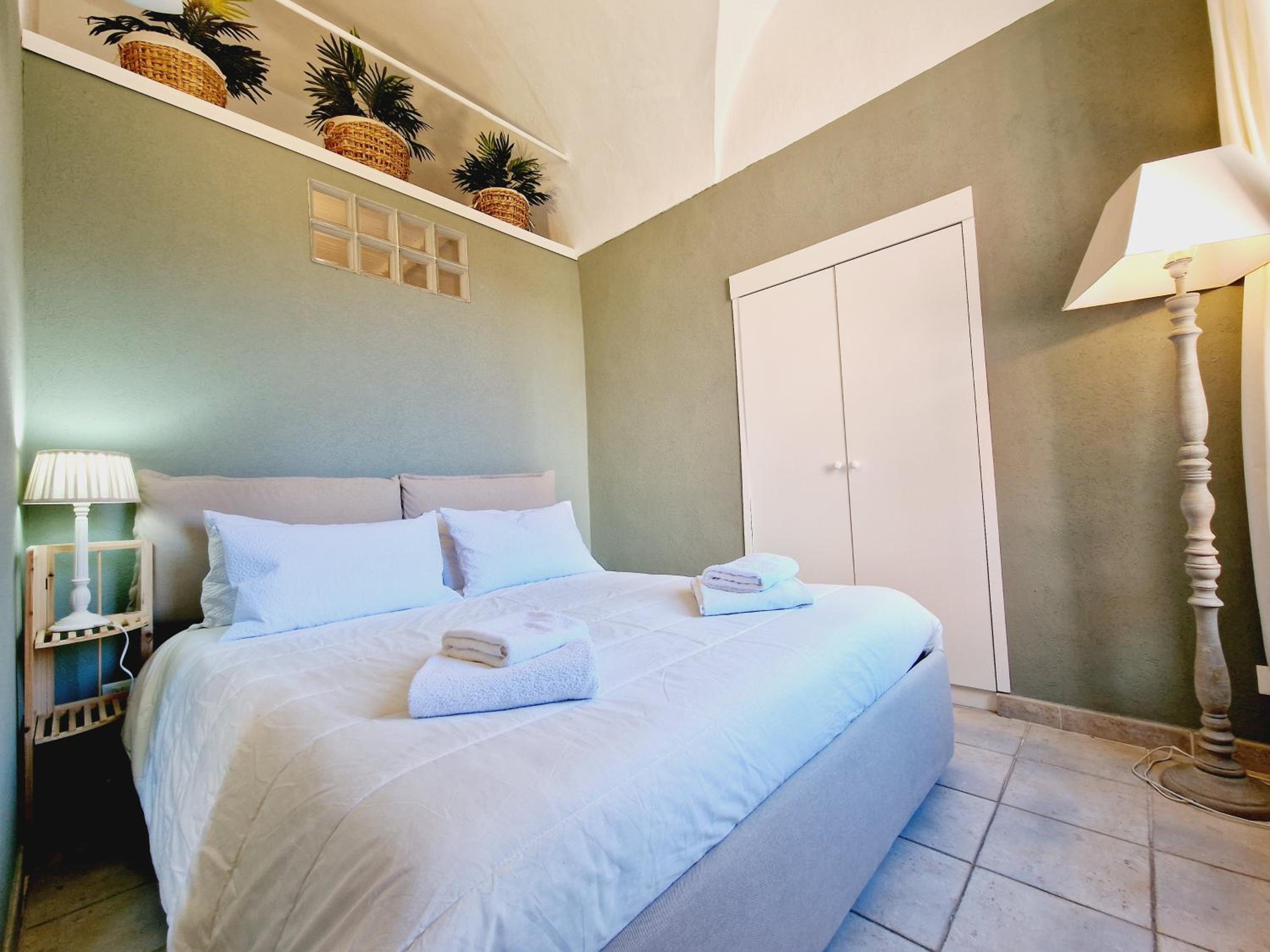 One-Bedroom House photo 1