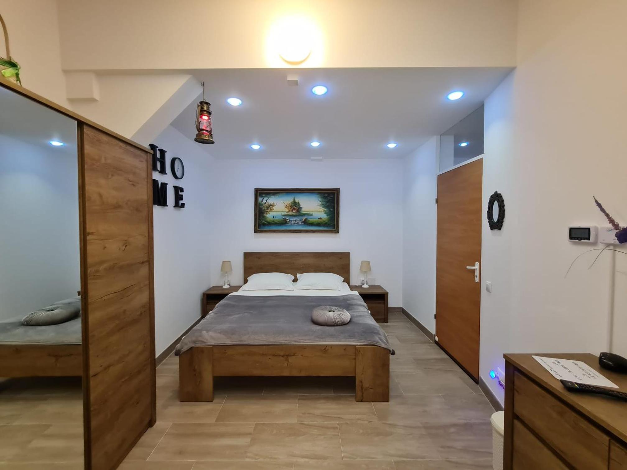 Two-Bedroom Apartment - Photo 2