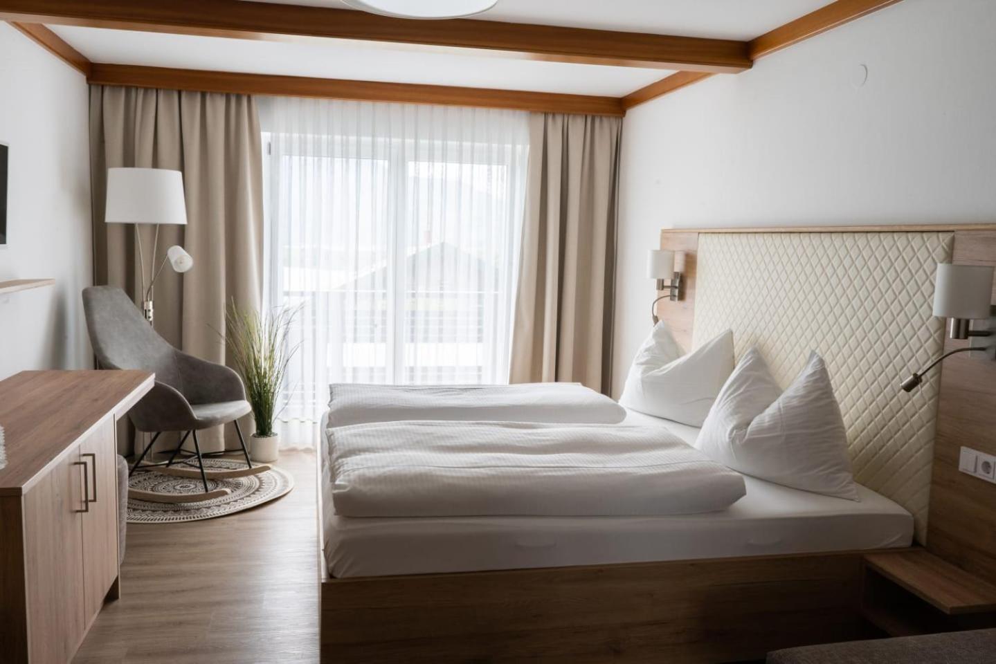 Double Room with Lake View and Balcony