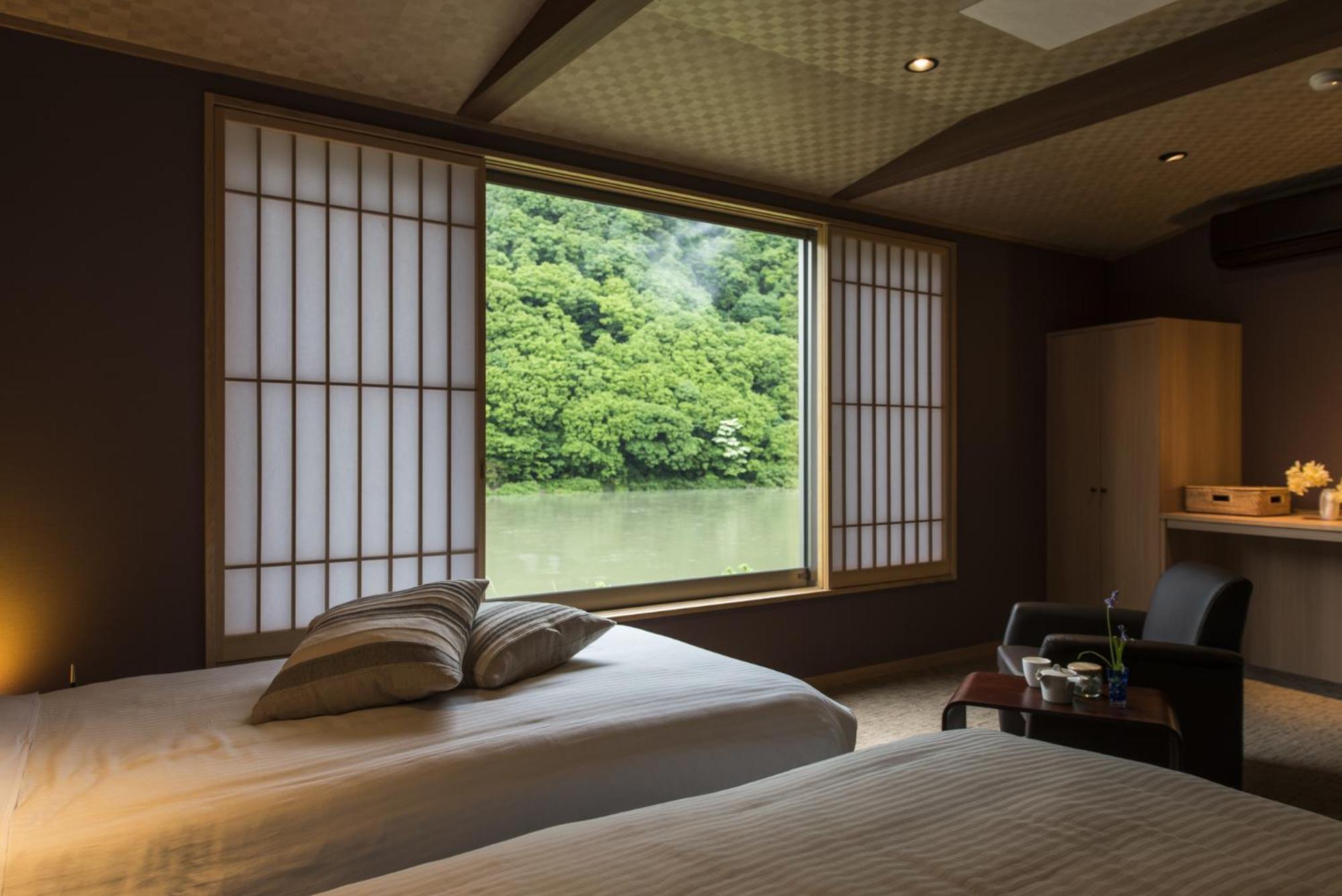 Superior Twin Room with River View -Annex - Non-Smoking(Over 12 Years Old Only) - Photo 4