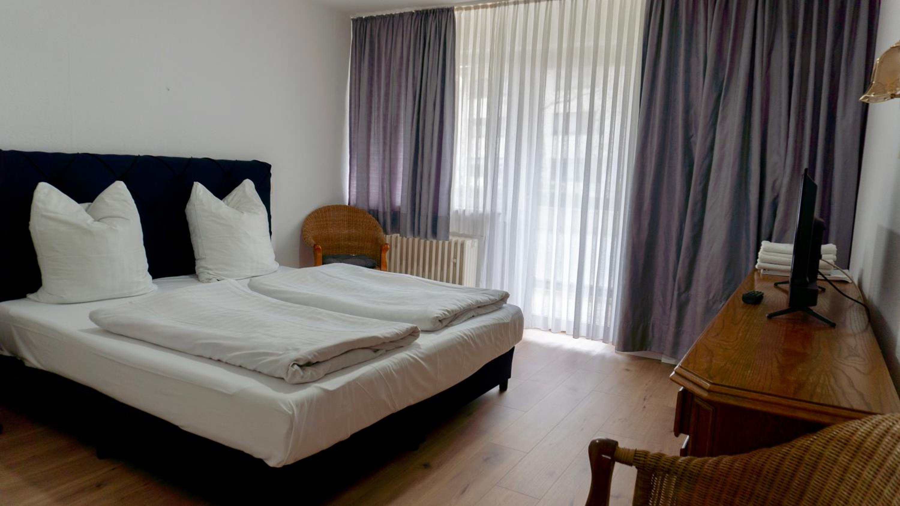 Double Room - Photo 11