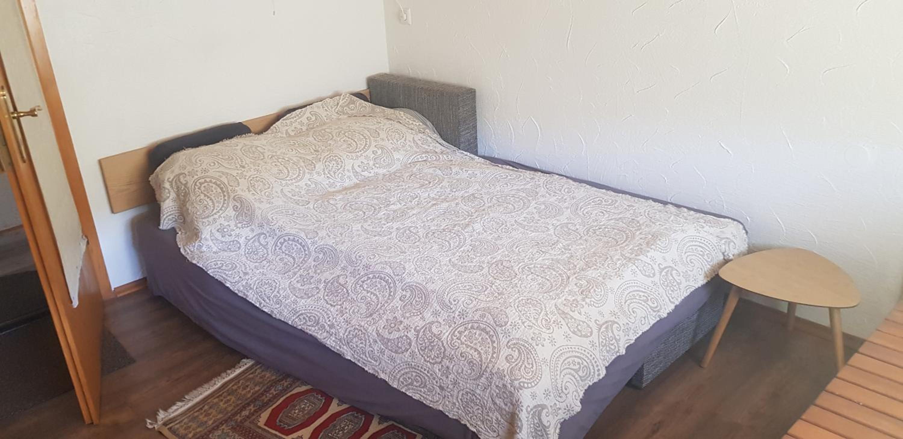 One-Bedroom Apartment - Photo 1