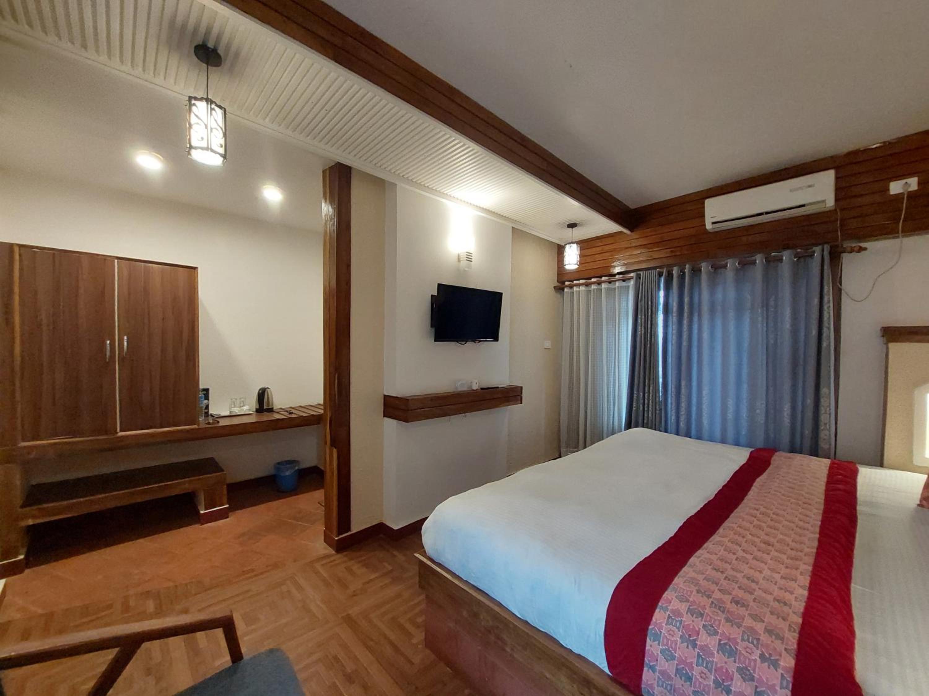 Deluxe King Room photo 3